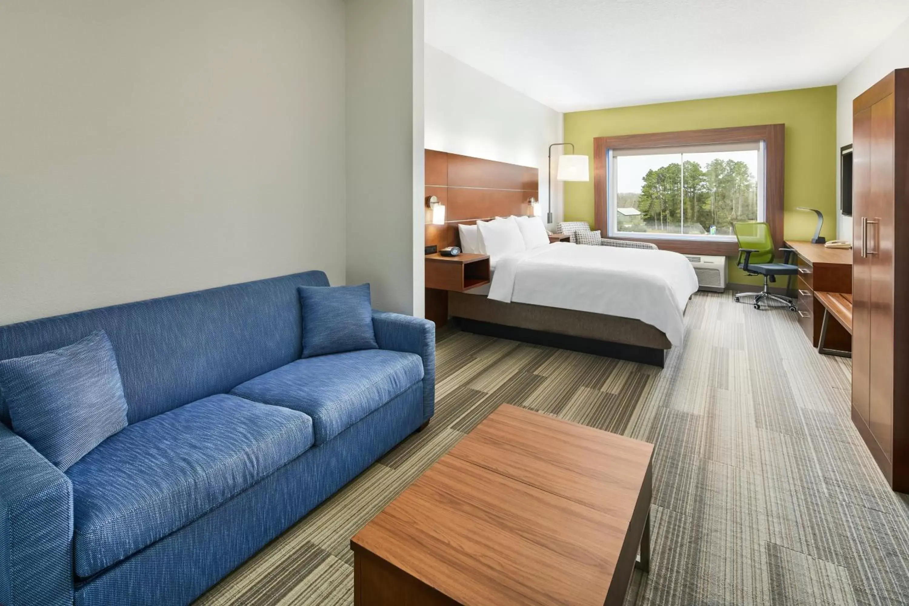 King Suite in Holiday Inn Express Palatka Northwest by IHG King Suite in Holiday Inn Express Palatka Northwest by IHG