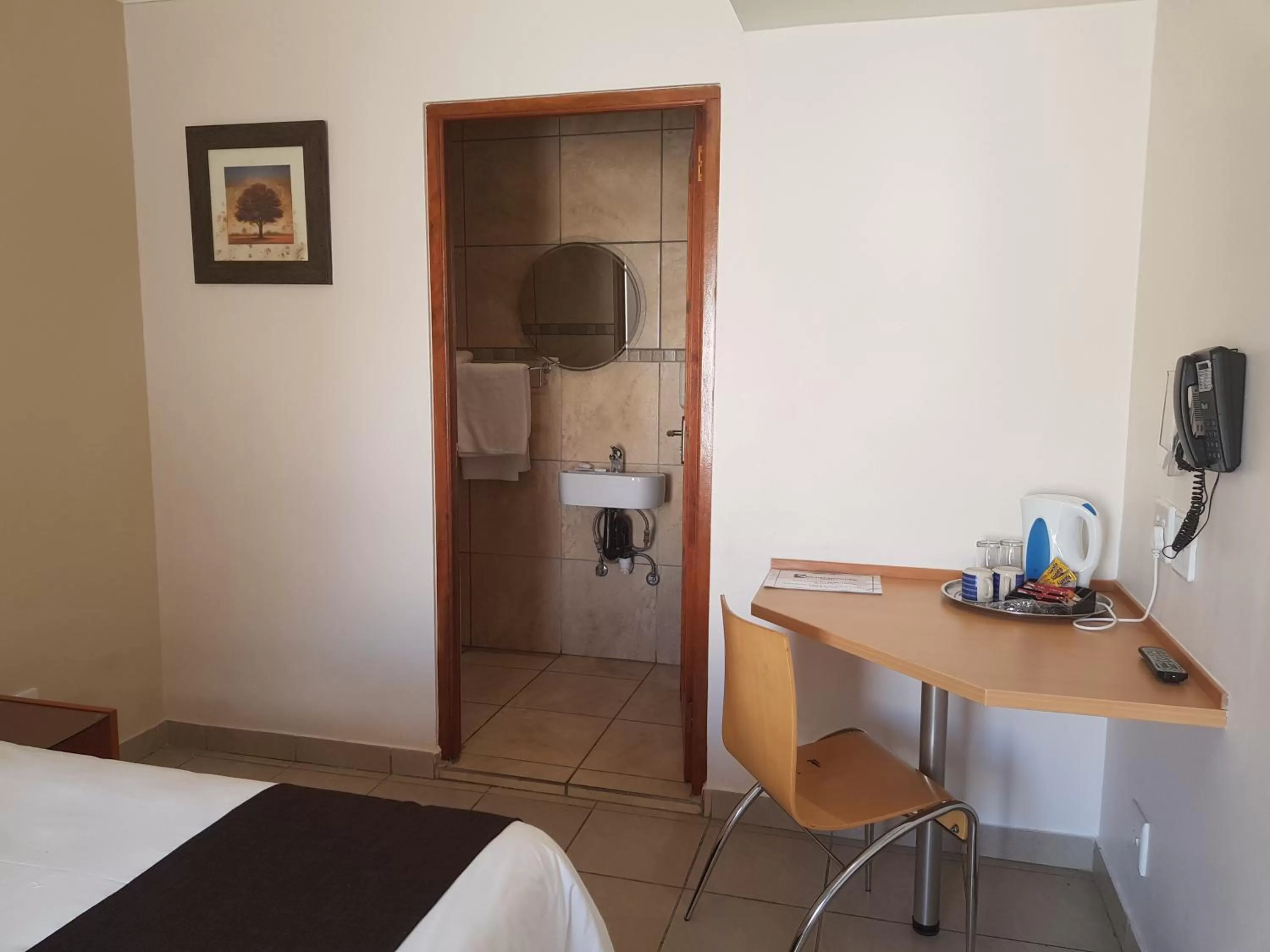 Coffee/tea facilities in Europrime Hotel