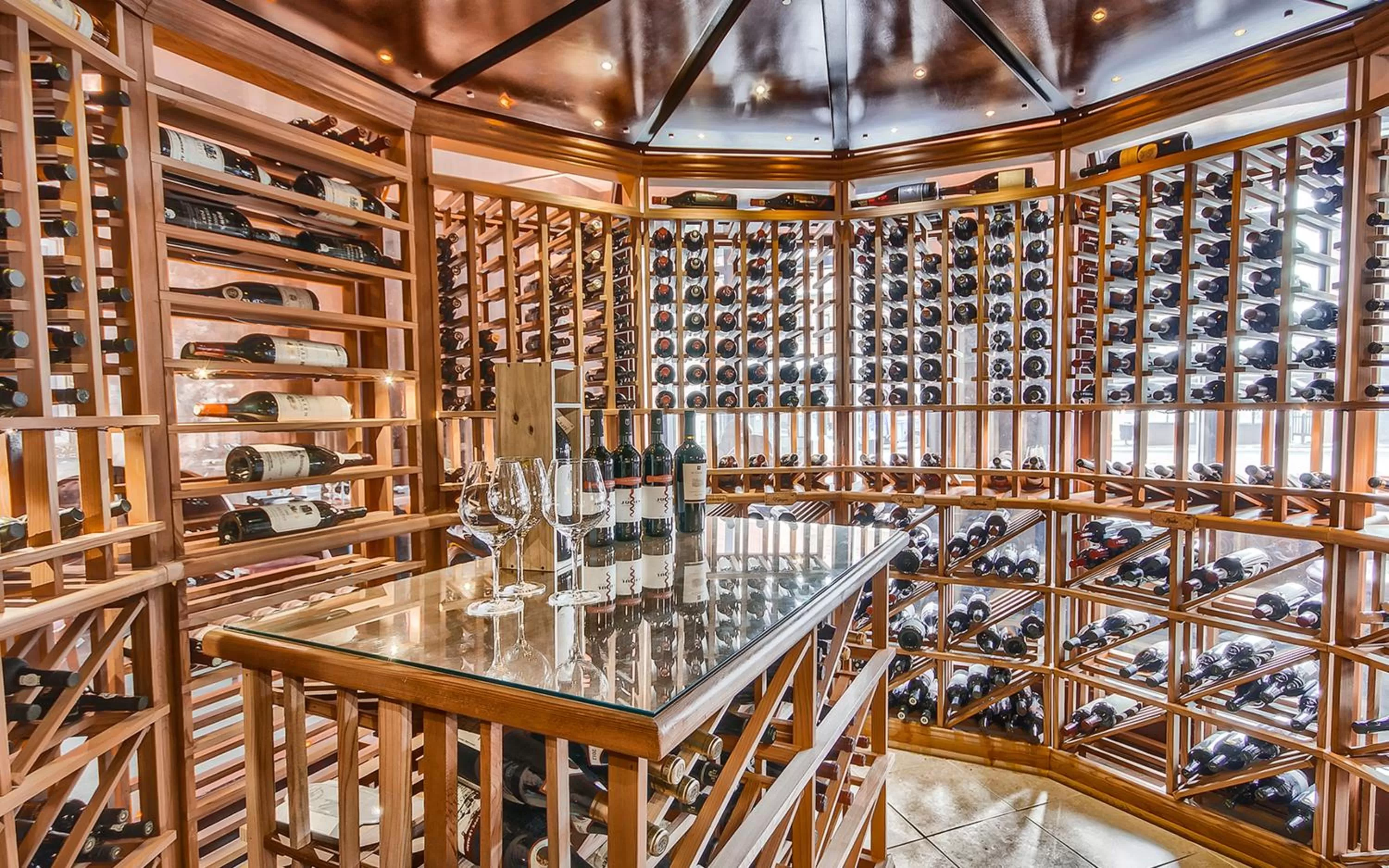 Lounge or bar in Hôtel Palace Royal Centre-Ville Québec par JARO