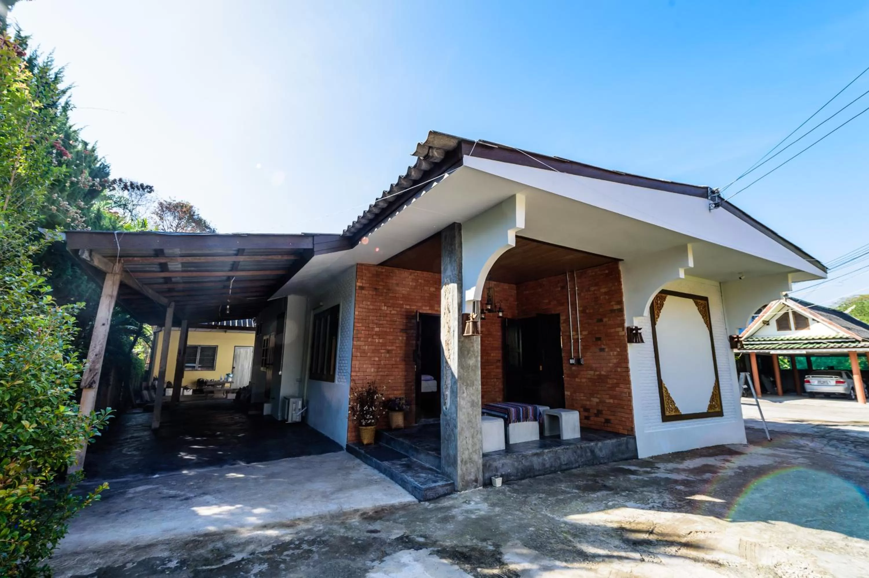 Property building in Huan Amphan