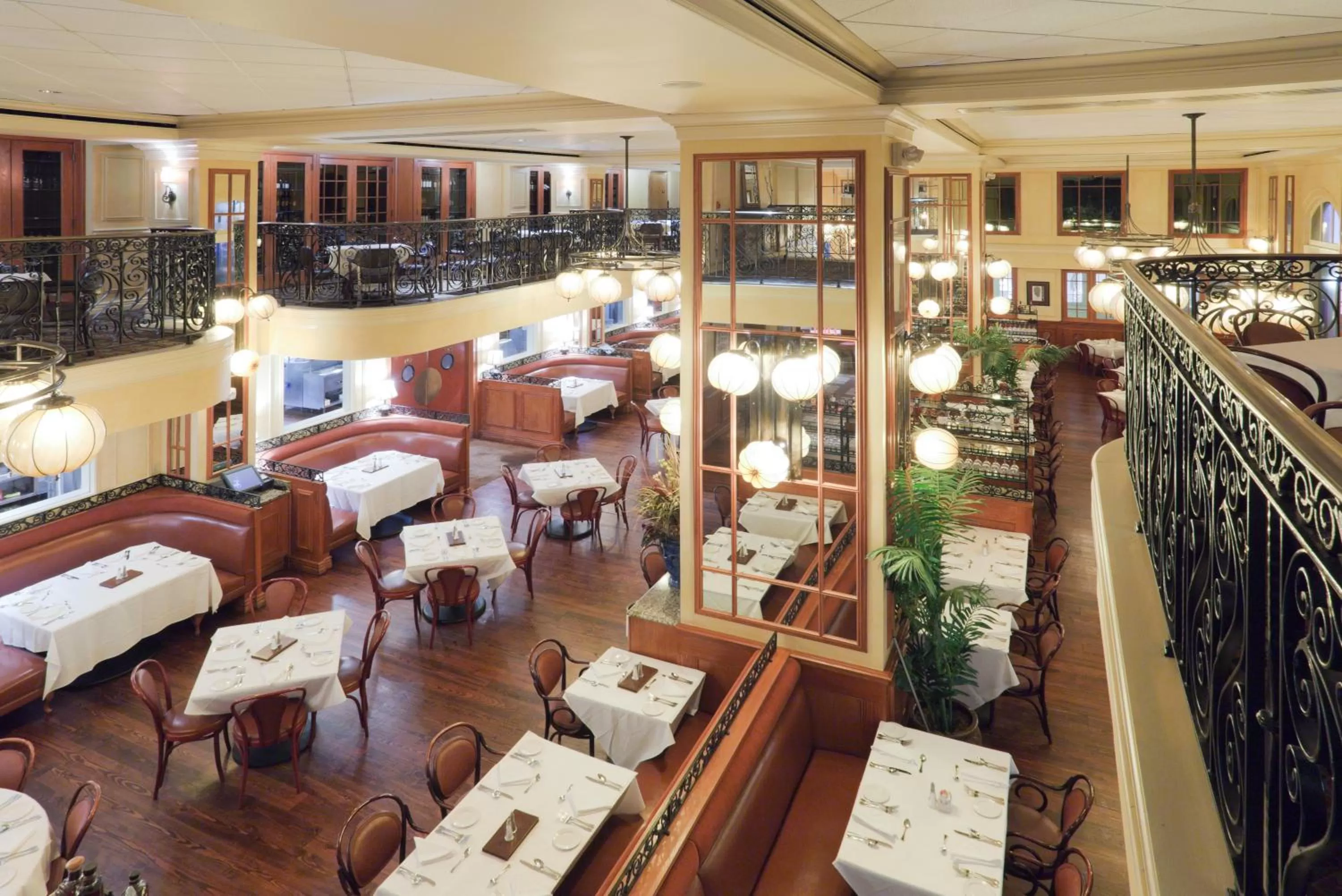 Restaurant/places to eat in Crowne Plaza New Orleans French Qtr - Astor by IHG