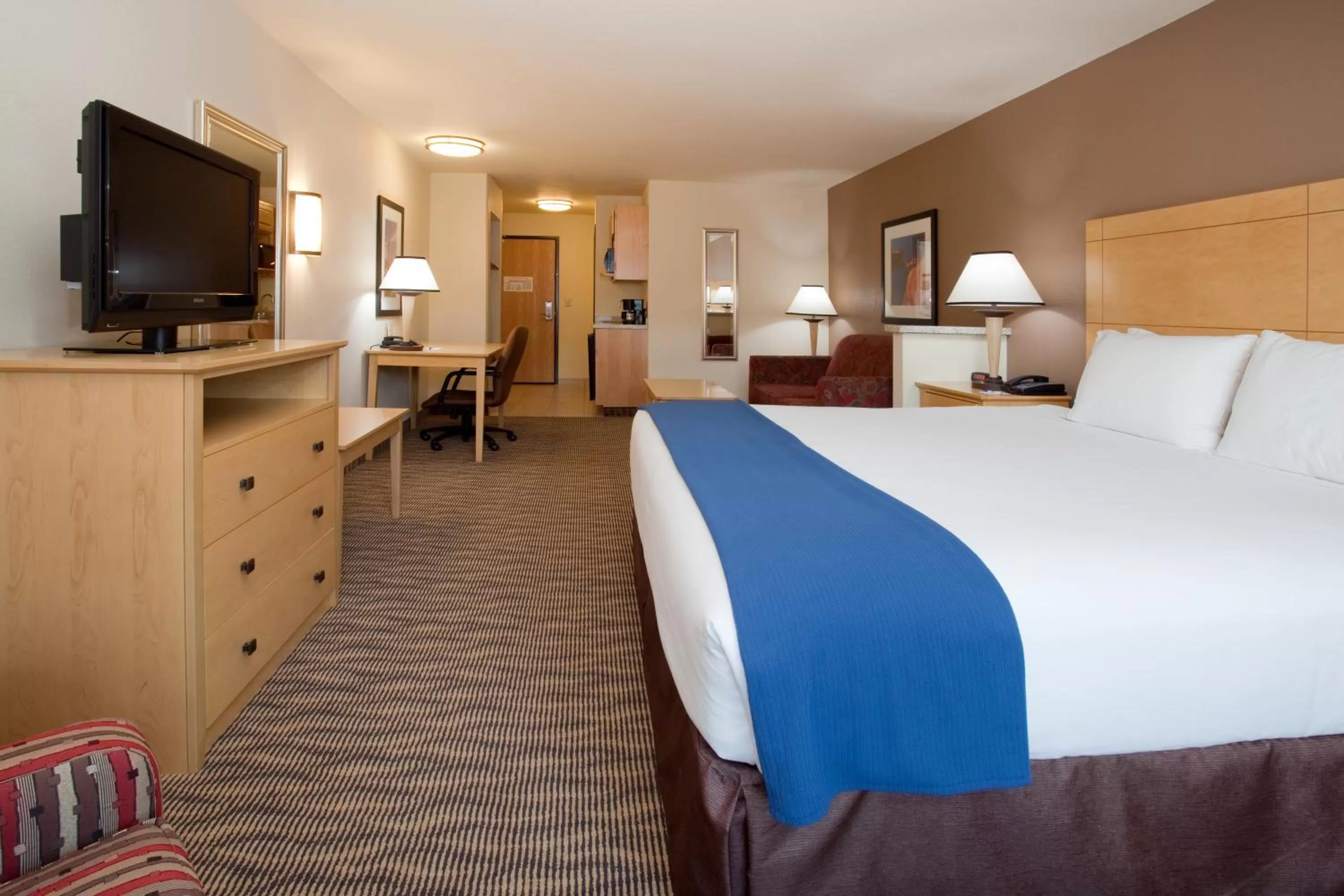 Photo of the whole room, Bed in Holiday Inn Express West Valley City by IHG