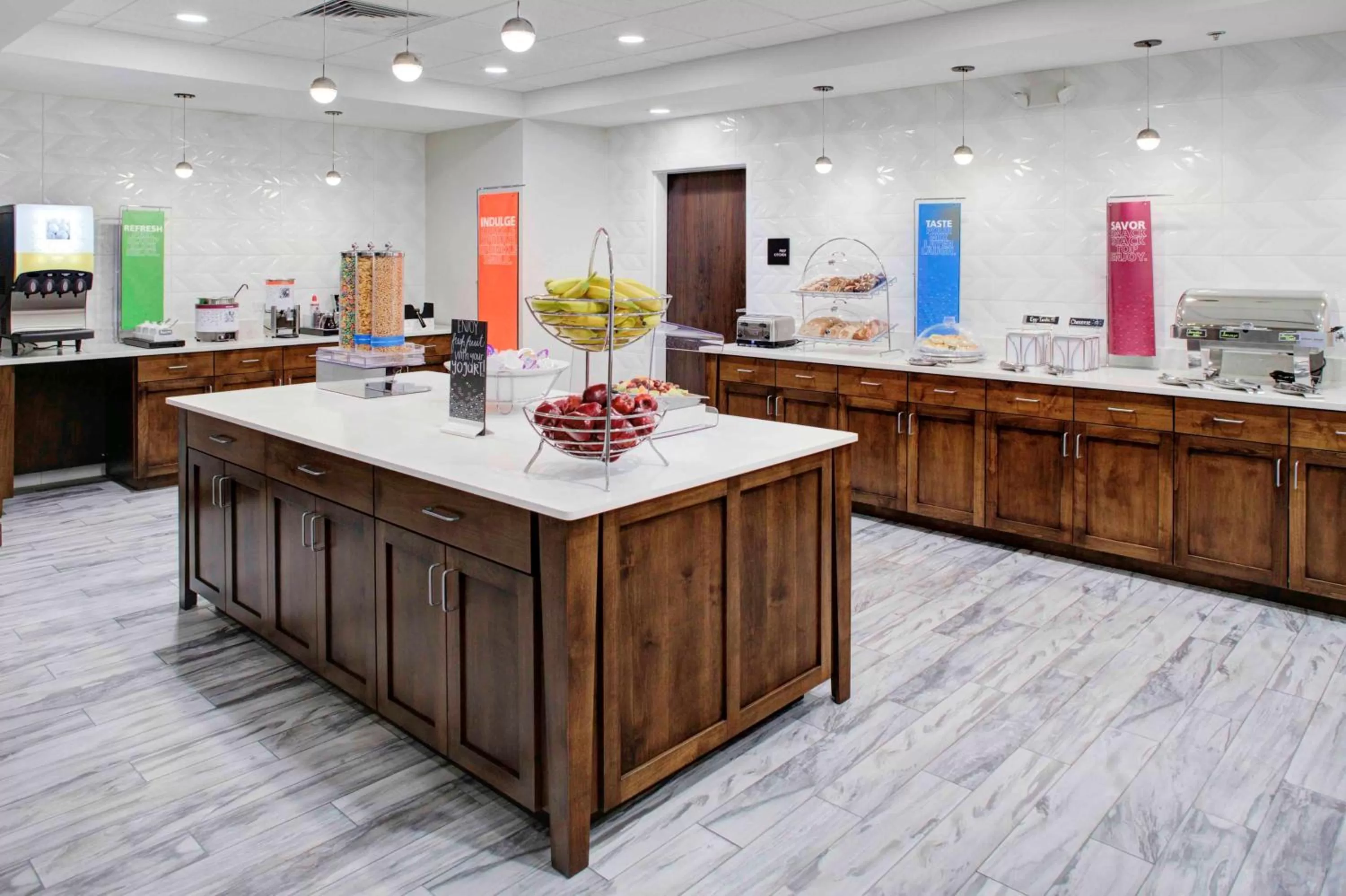 Breakfast in Hampton Inn Suites Flagstaff East