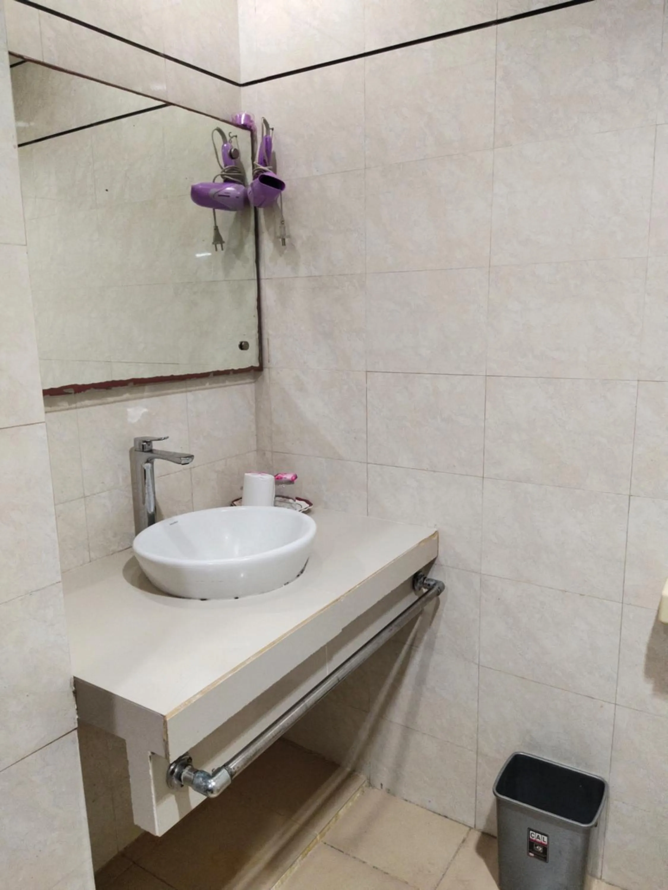 Bathroom in La Walon Hotel