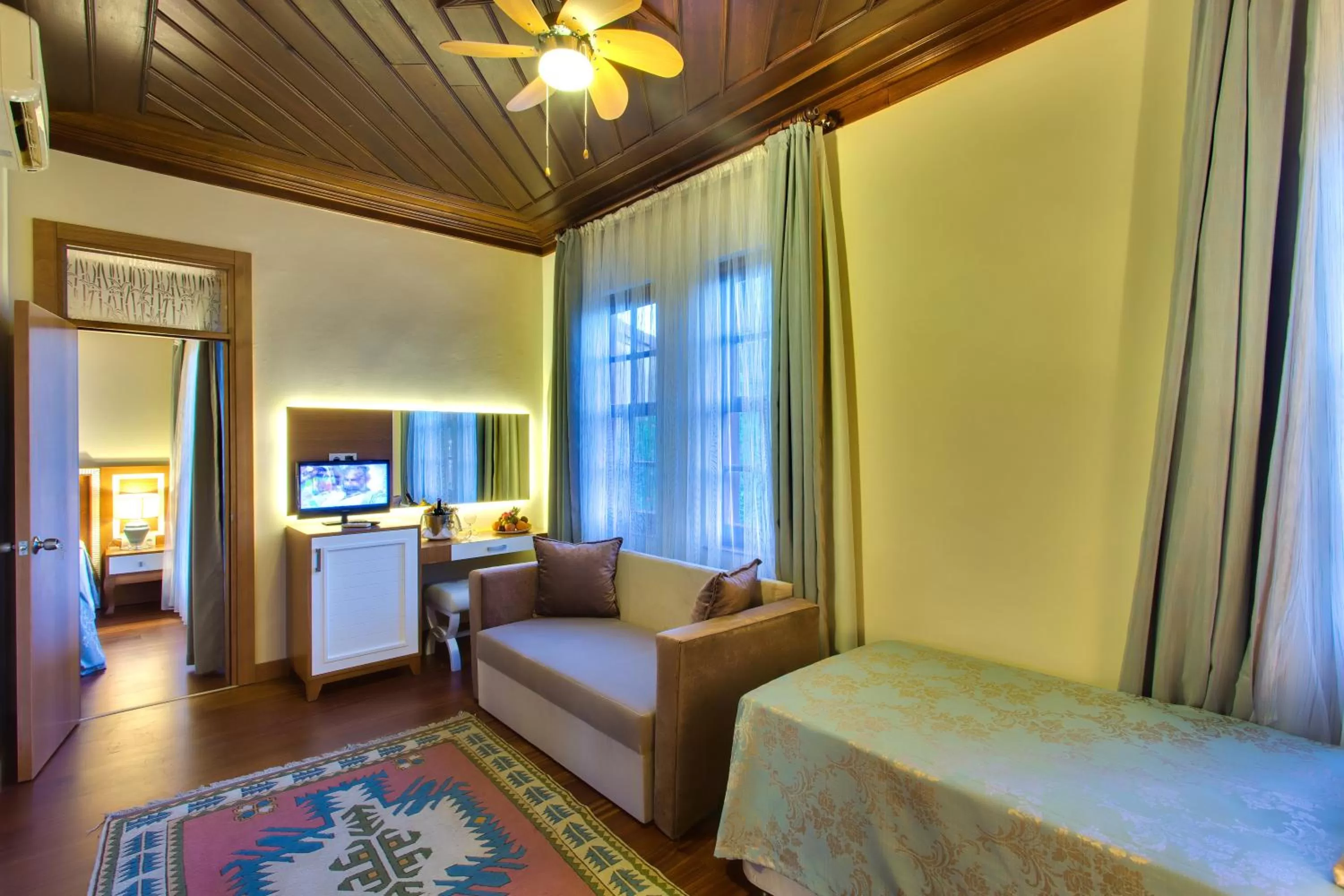 Photo of the whole room, Bed in Dogan Hotel