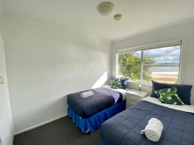 Bedroom in Leisure-Lee Holiday Apartments