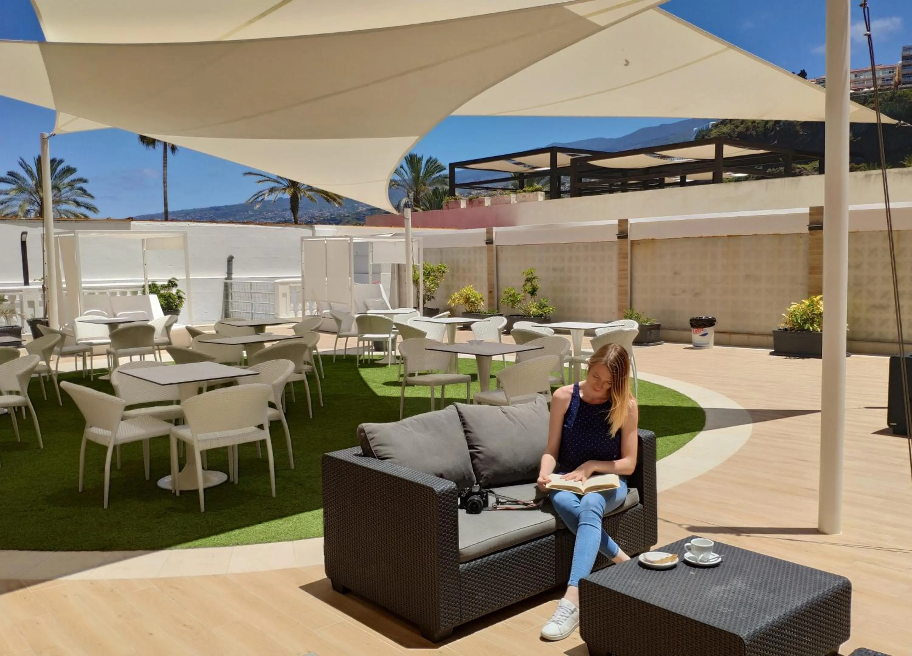 Swimming pool in Checkin Concordia Playa