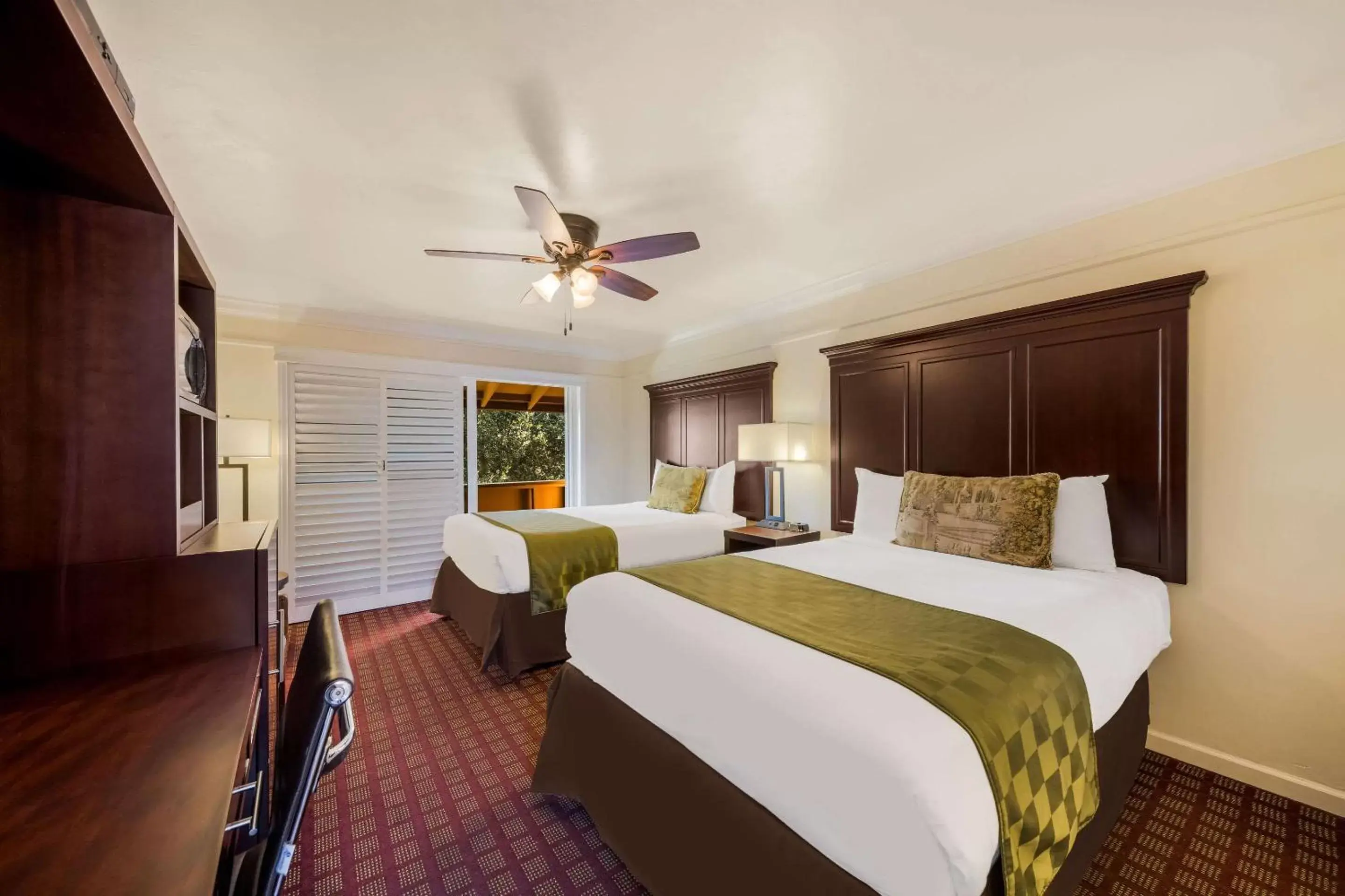 Double Room with Two Double Beds - Non Smoking in Clarion Collection Carmel Oaks Inn Double Room with Two Double Beds - Non Smoking in Clarion Collection Carmel Oaks Inn