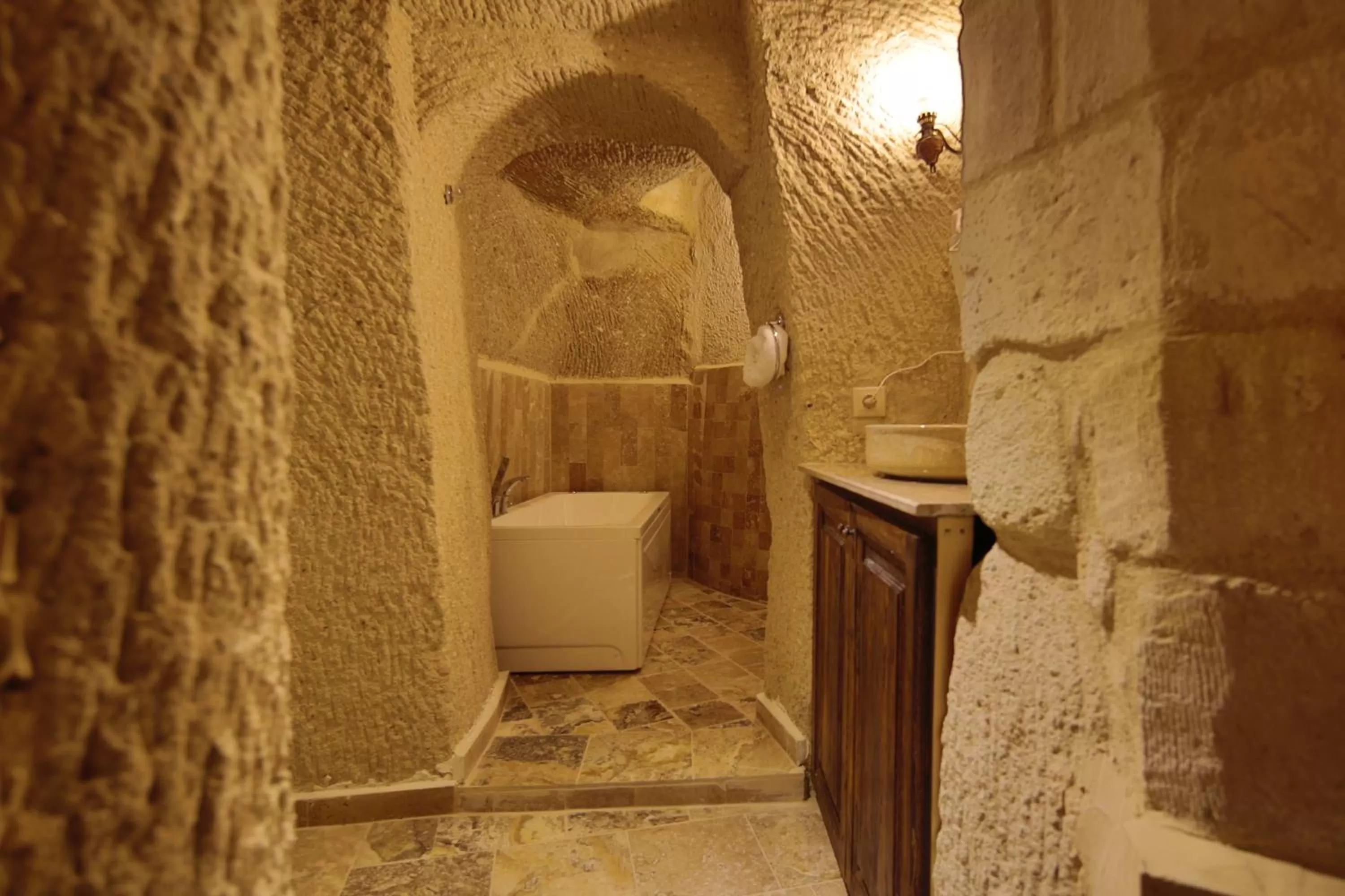 Toilet in Hidden Cave Hotel