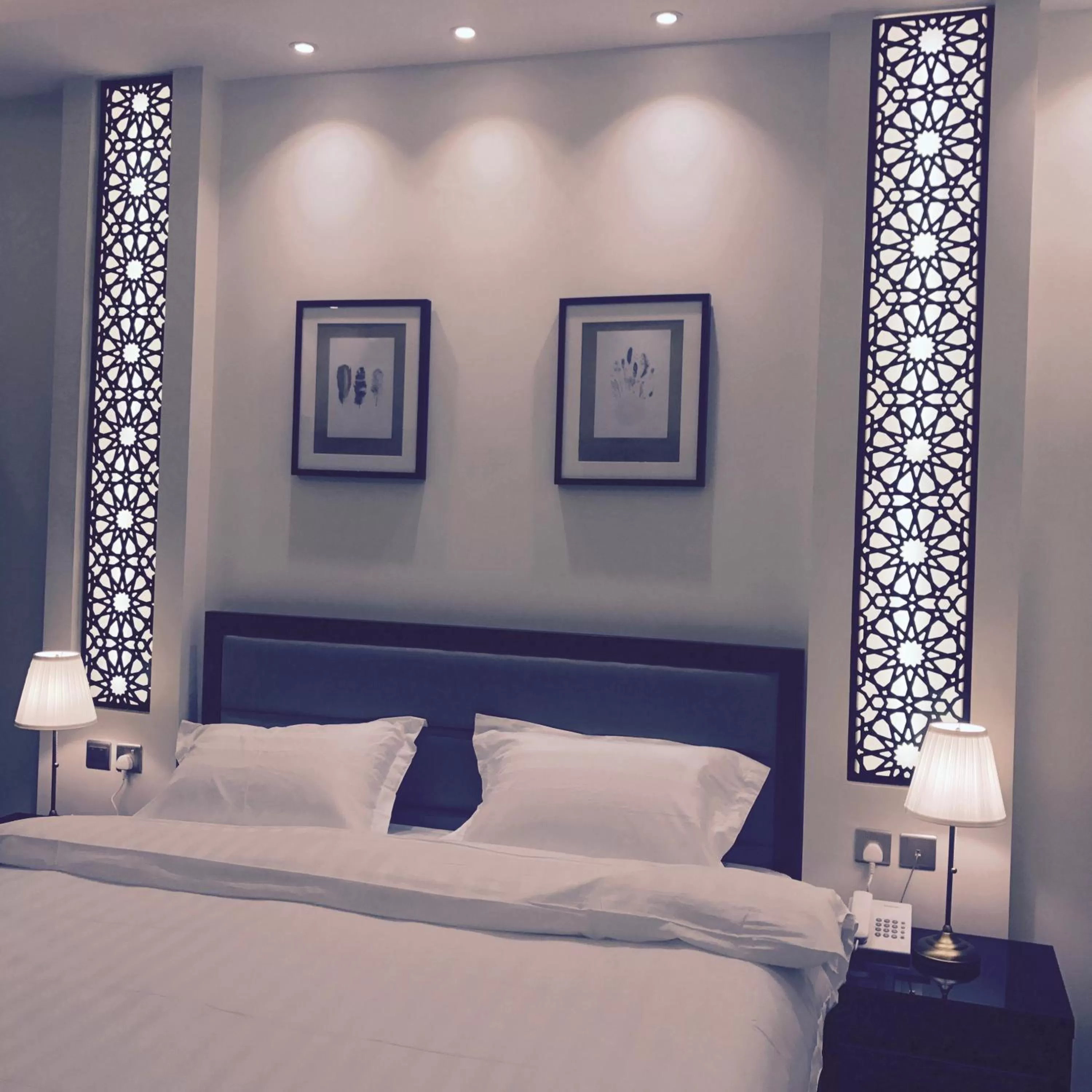 Bed in Tree Season Chalets