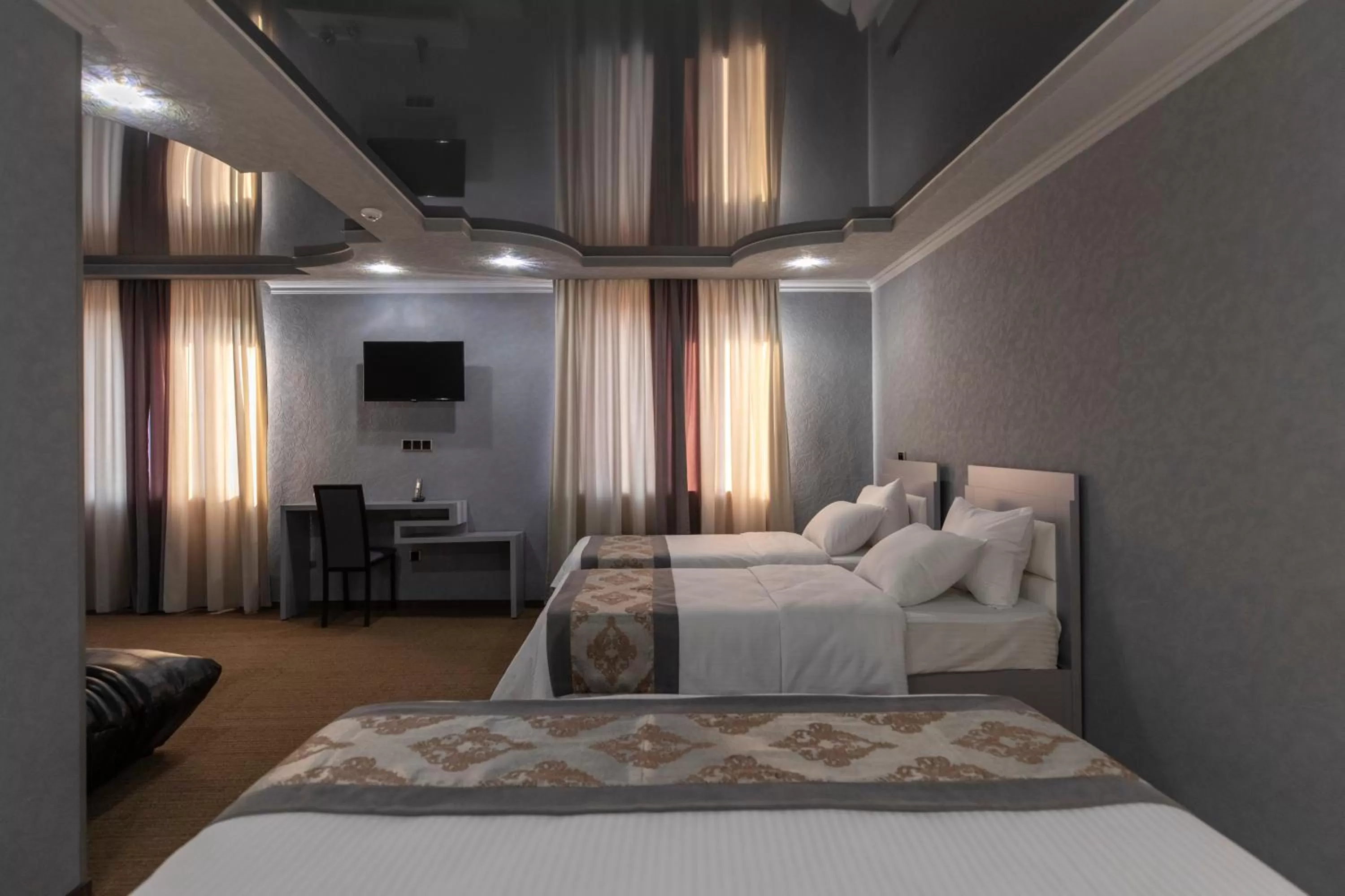 Photo of the whole room, Bed in Georgia Gold