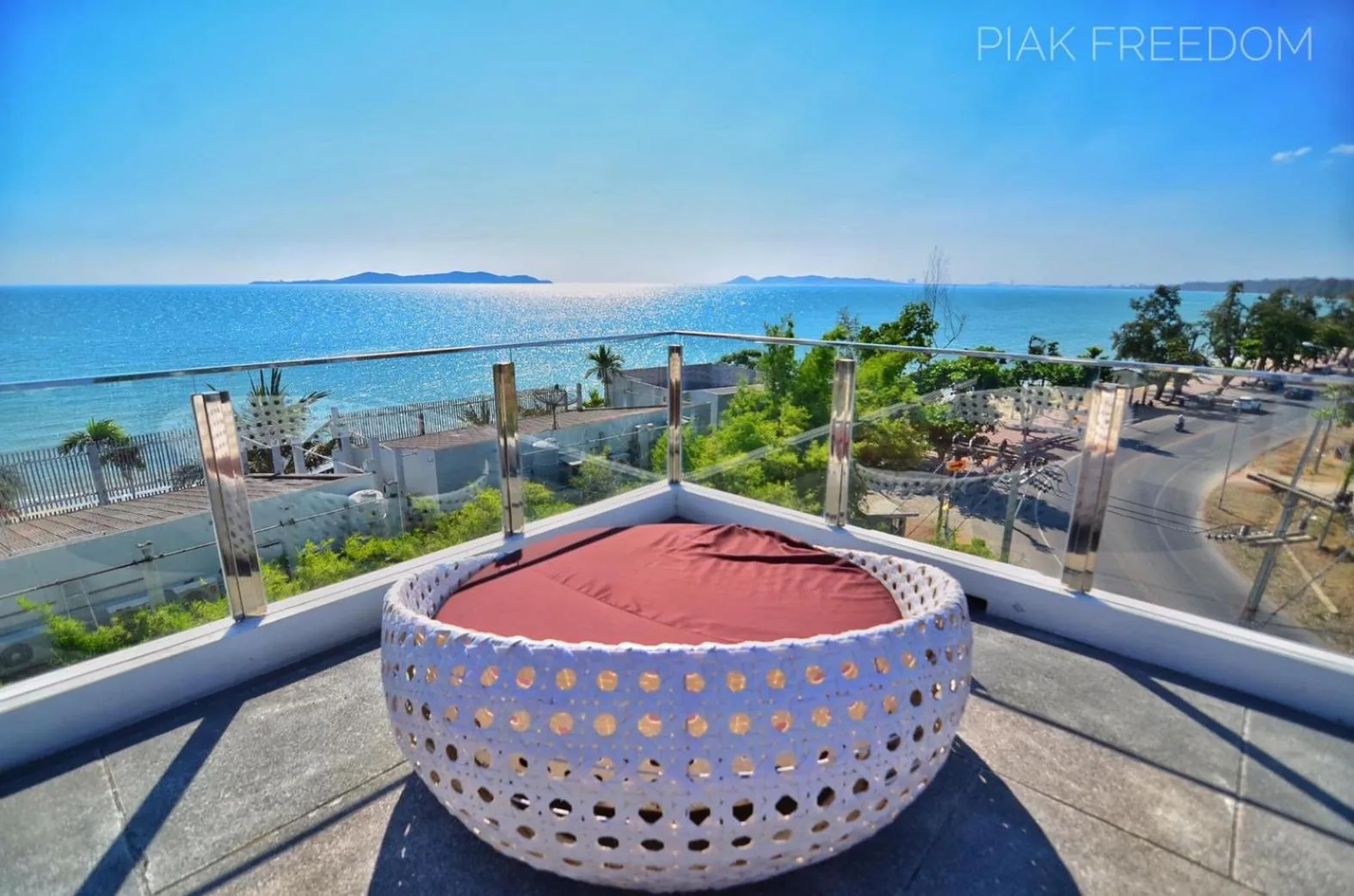 Restaurant/places to eat in Tique Series Boutique Resort (SHA Extra Plus)