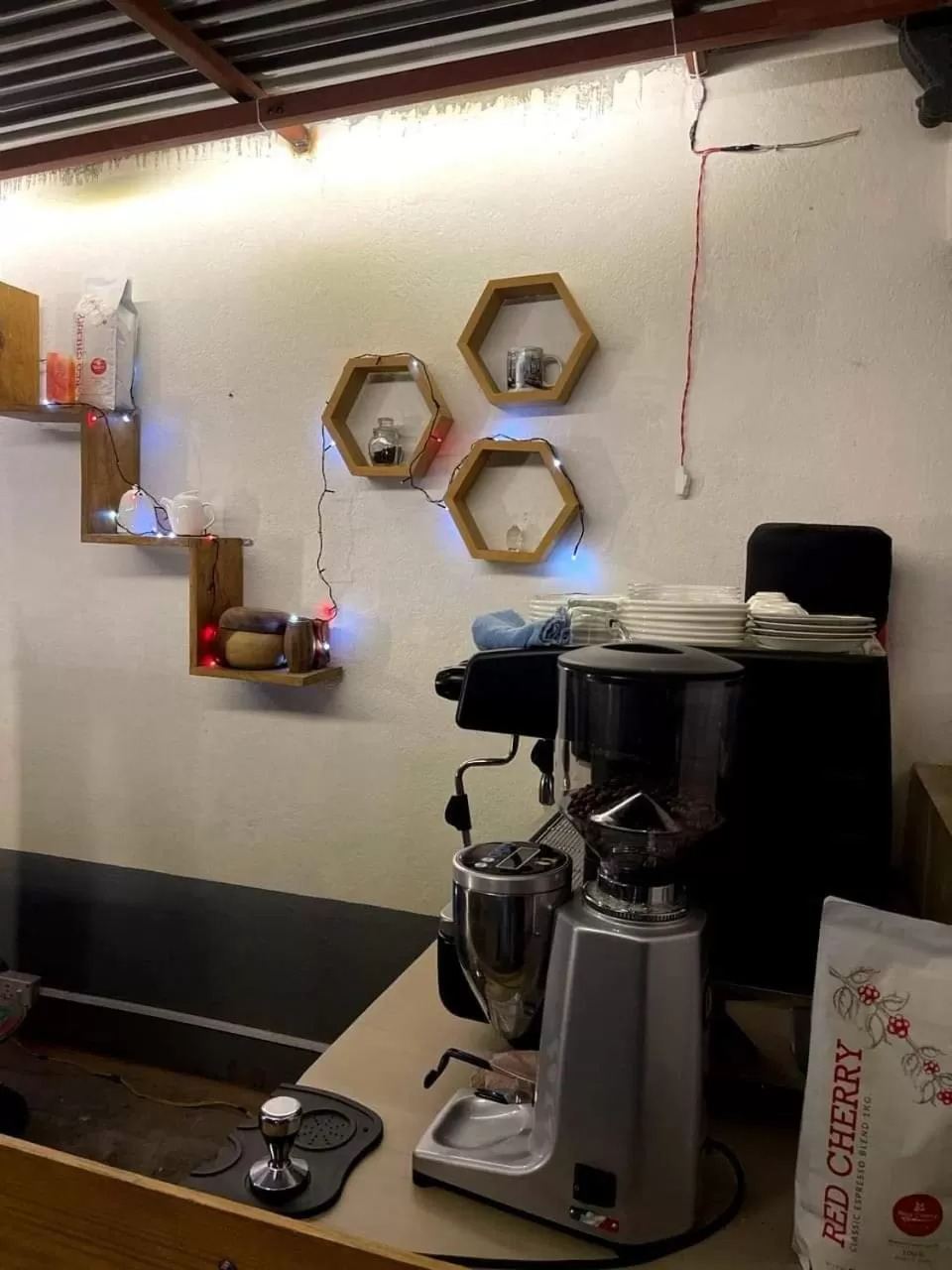 Kitchen/Kitchenette in Omana Hotel