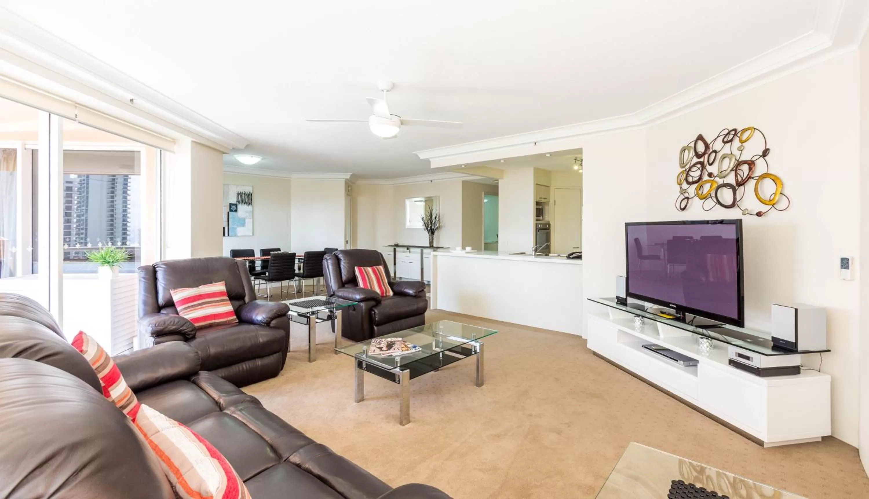 Communal lounge/ TV room in Belle Maison Apartments - Official