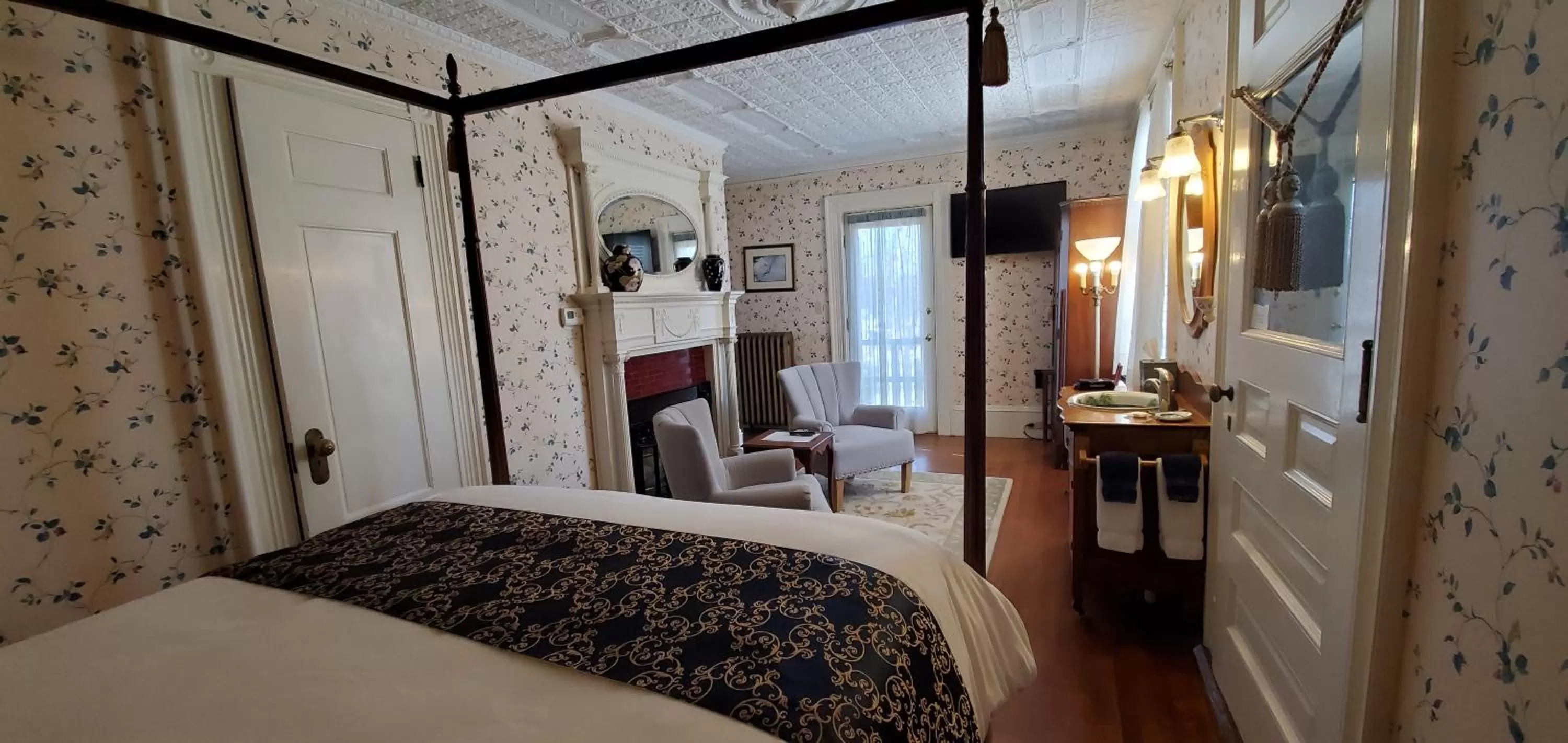 Bed in Blackberry Inn