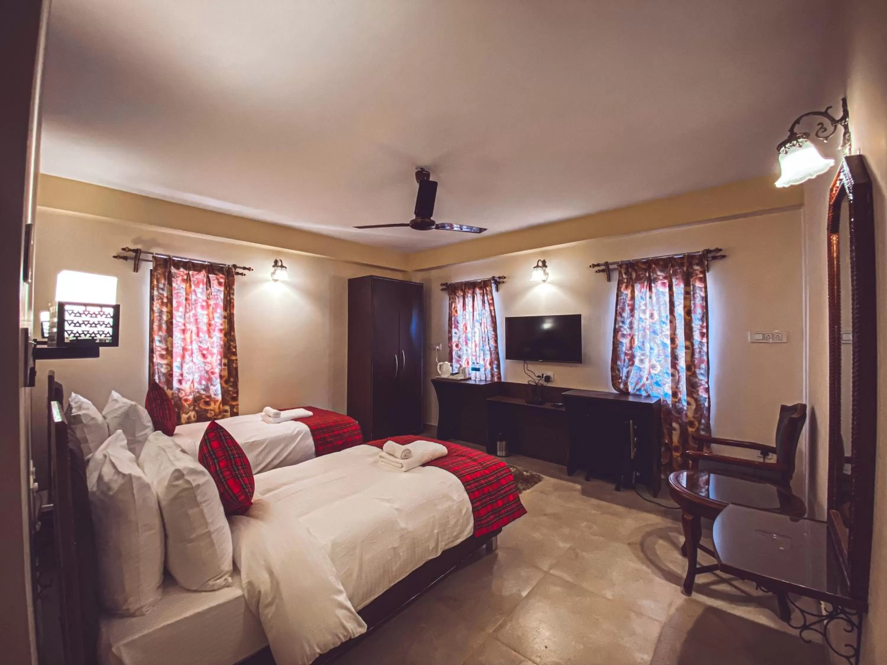 Photo of the whole room in Windermere Inn