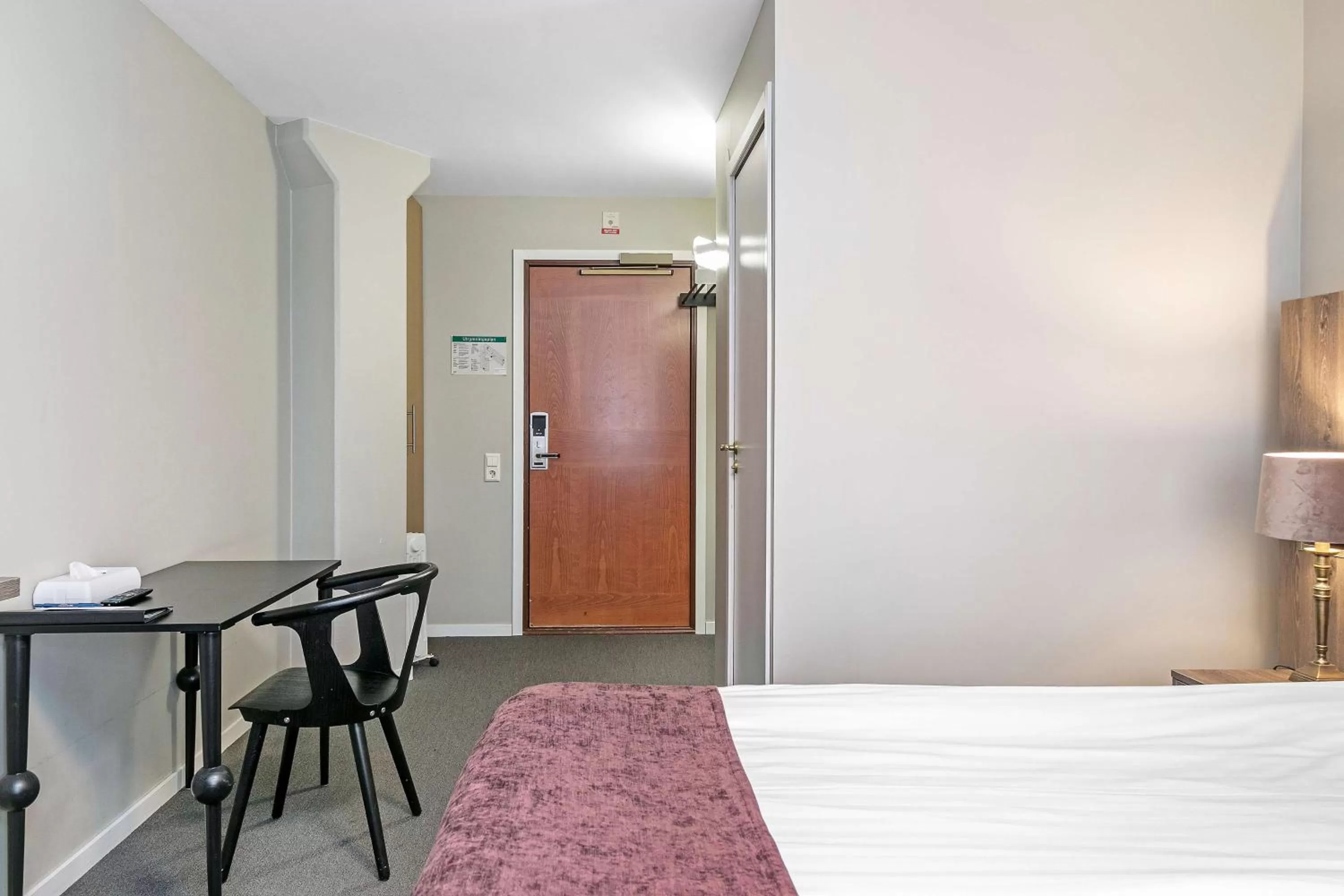 Bedroom in Best Western Ta Inn Hotel