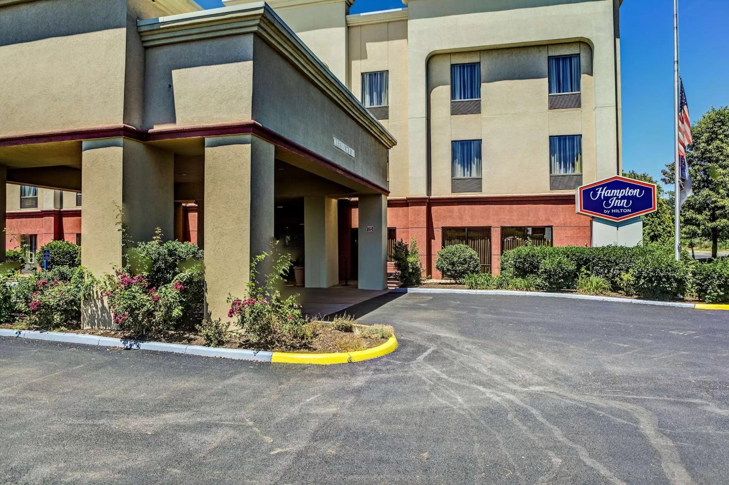 Property building in Hampton Inn Columbus I-70E/Hamilton Road