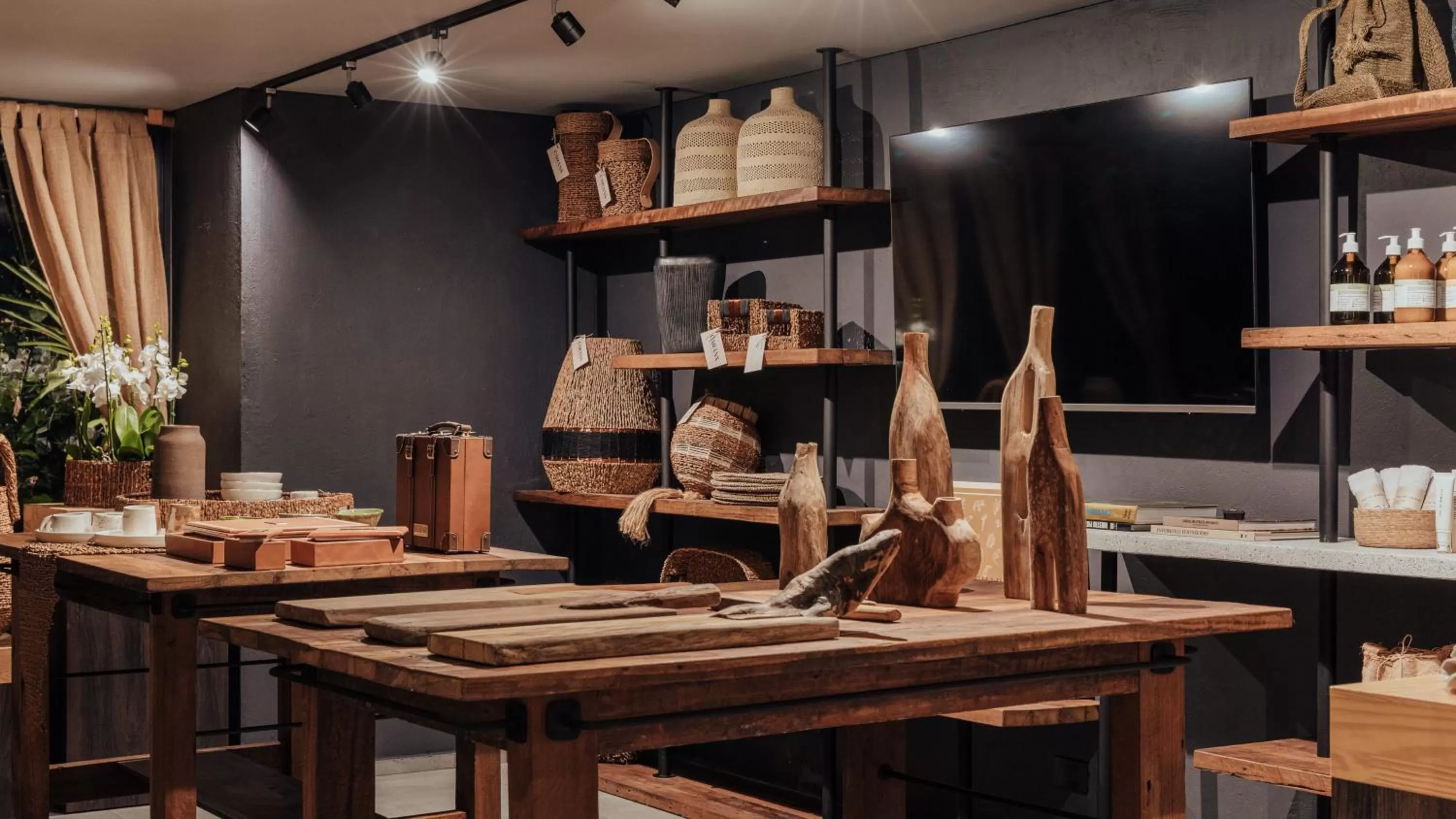 Shopping Area, Restaurant/Places to Eat in Sui Posada Boutique