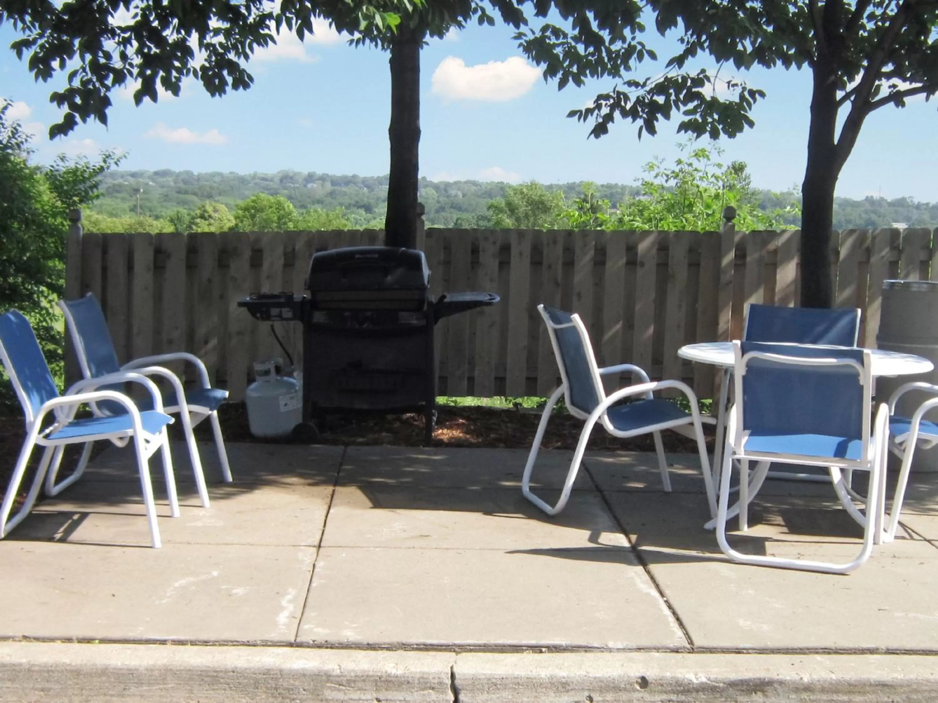 Patio in Extended Stay America Select Suites - Des Moines - West Des Moines