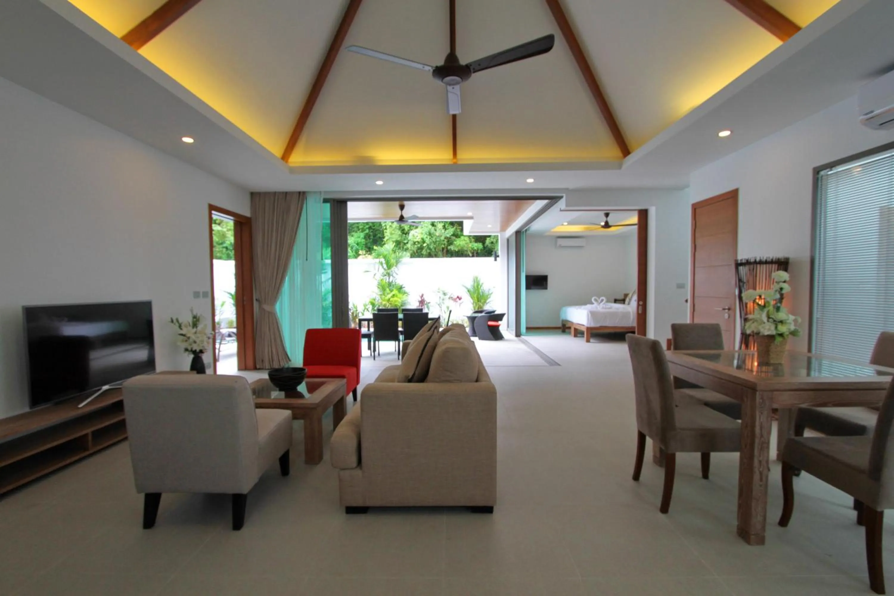 Living room in Ya Nui Beach Villas