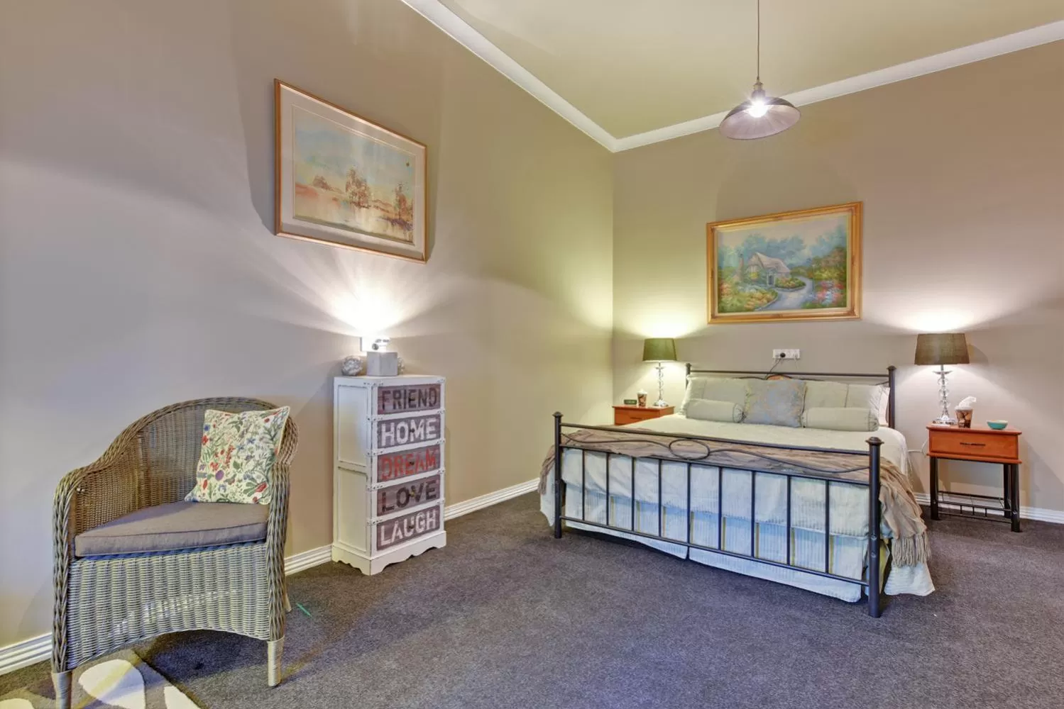 Bedroom, Bed in Stony Rise Cottage B&B
