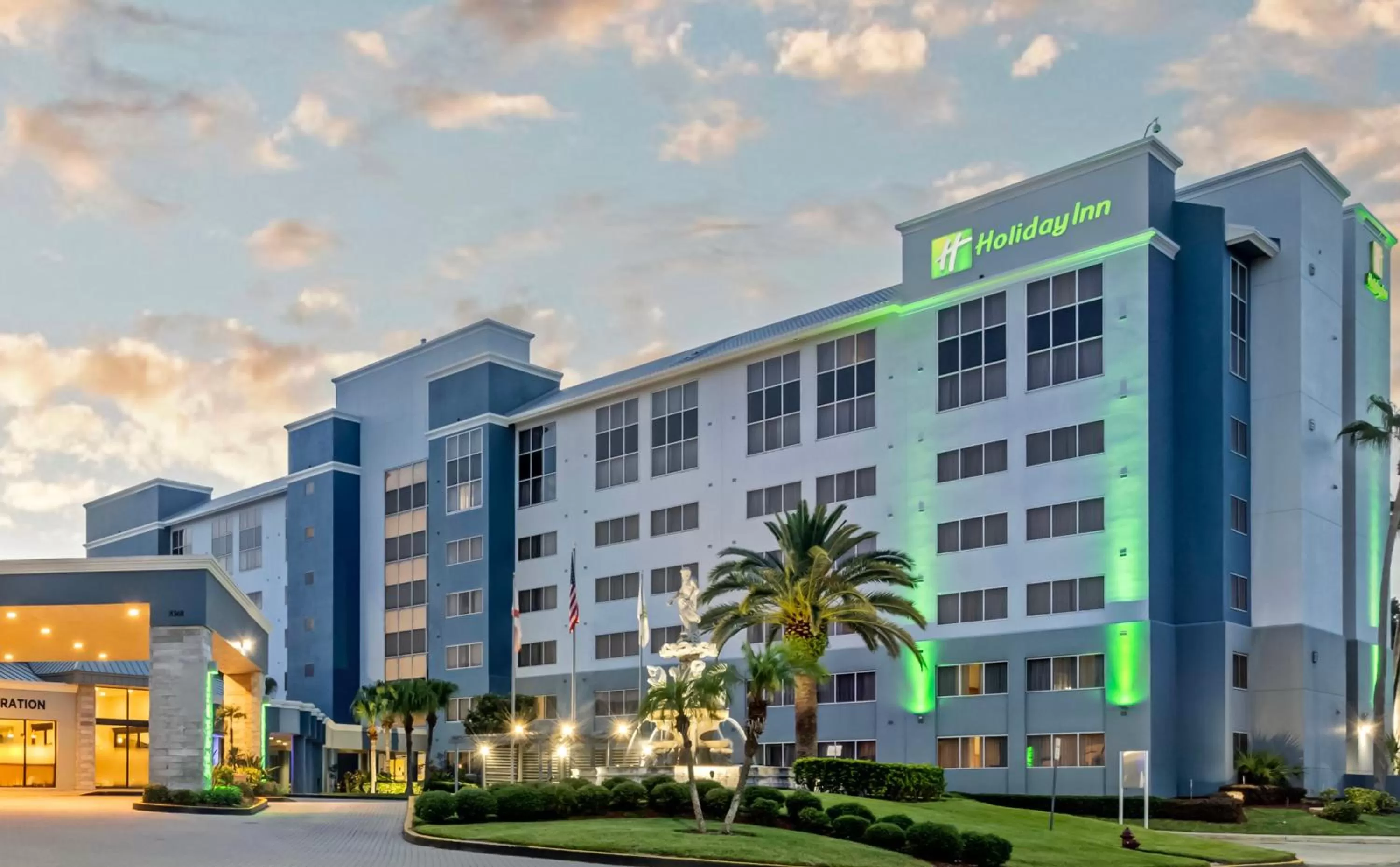 Property building in Holiday Inn Orlando International Dr-ICON by IHG