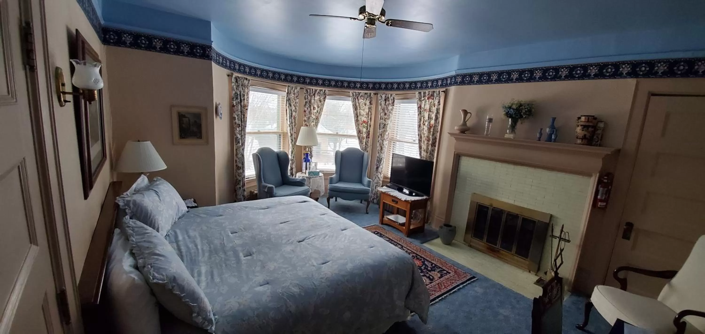 Photo of the whole room, Bed in Saravilla Bed & Breakfast