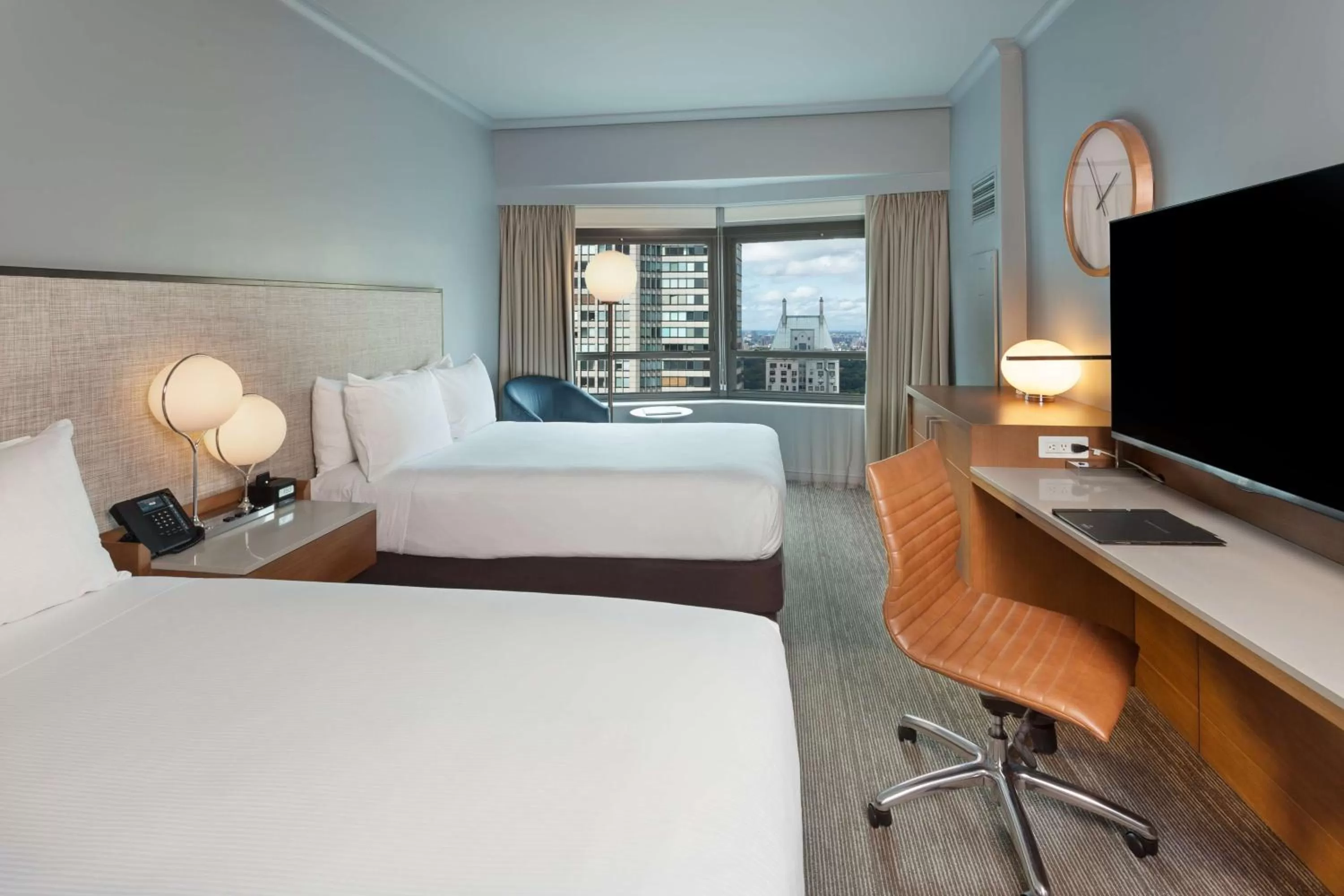 Bedroom, Bed in New York Hilton Midtown