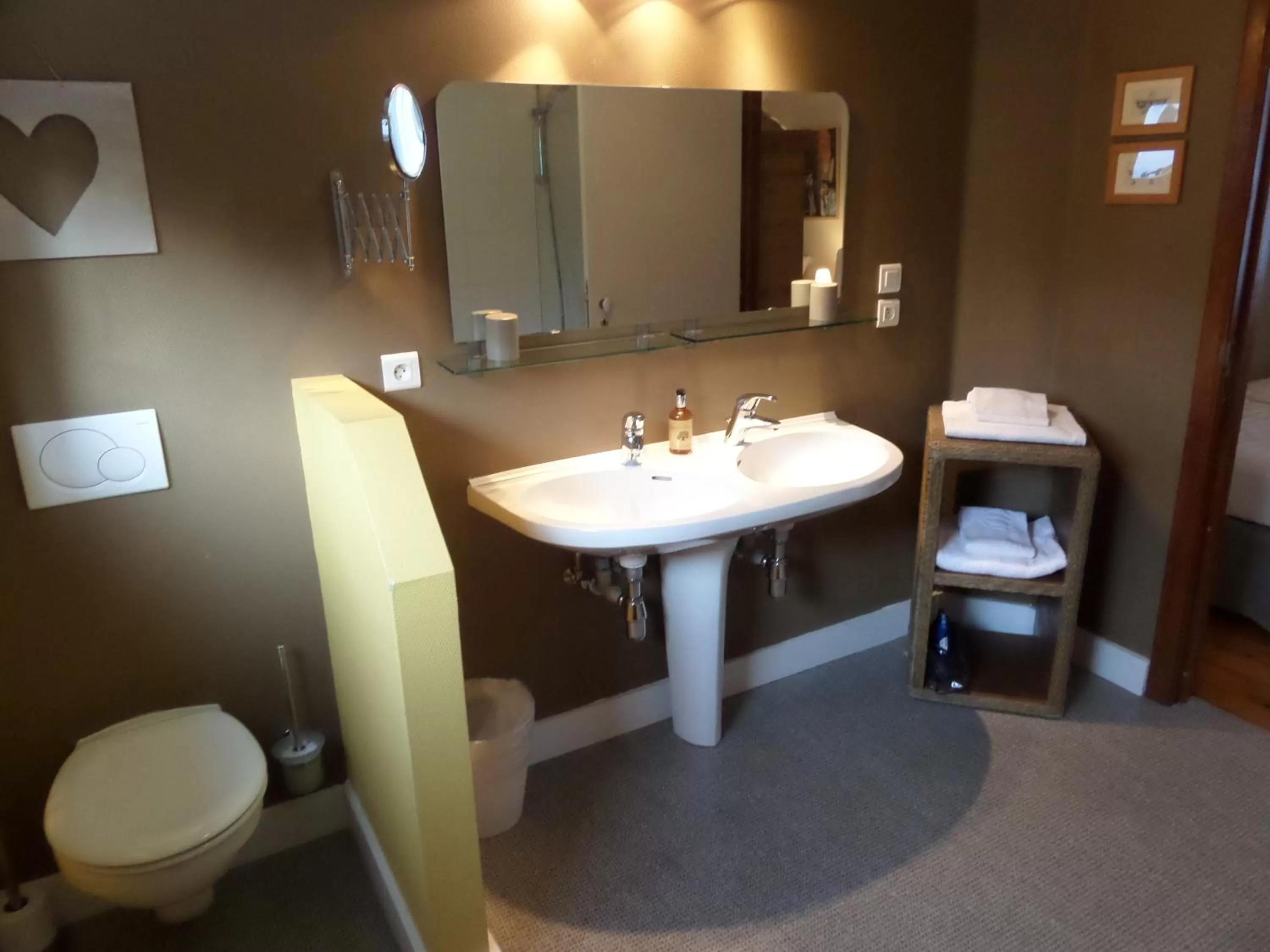 Toilet, Bathroom in L'Étape Fagnarde - Bed, Breakfast & Sauna