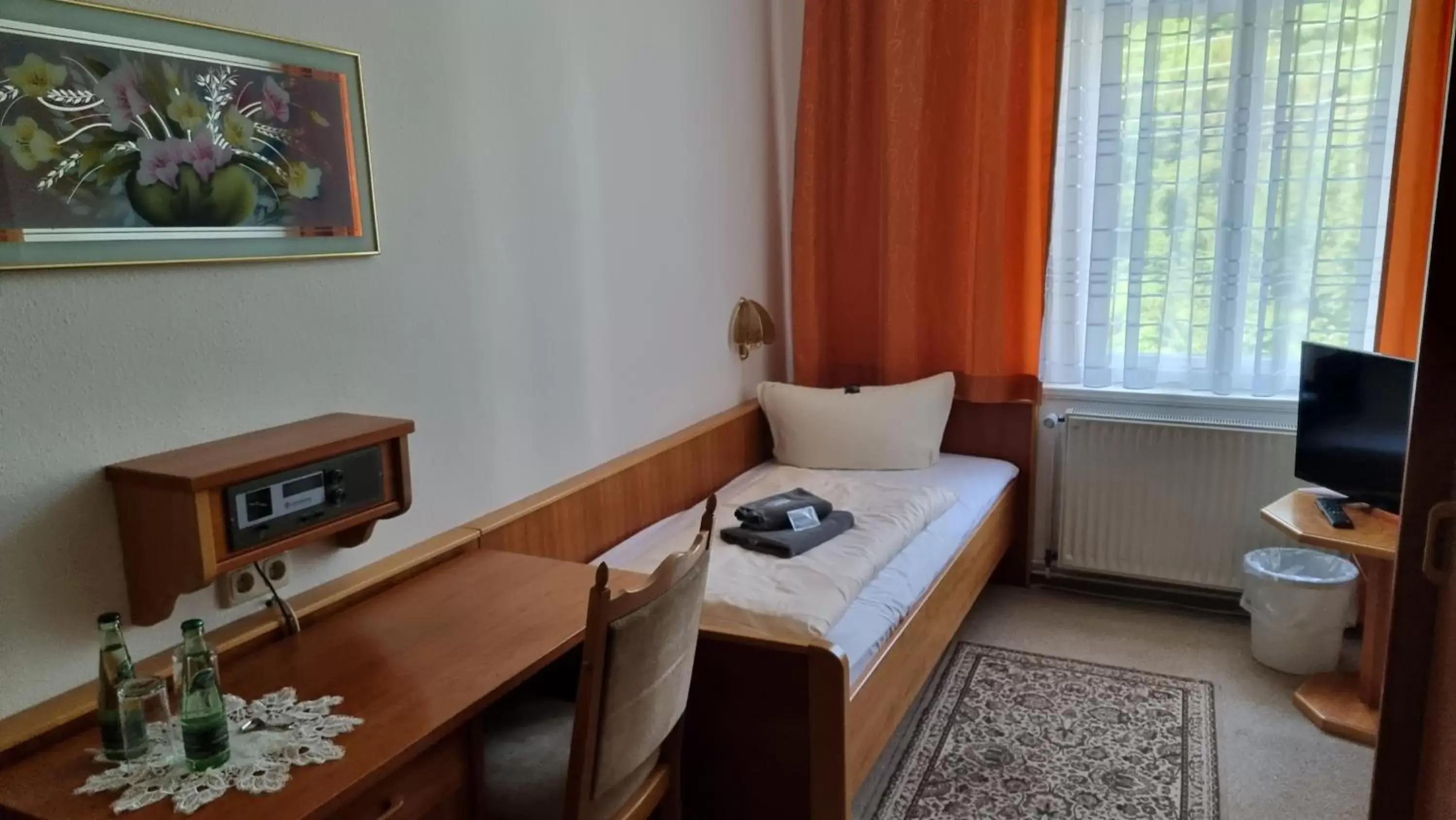 Economy Twin Room in Cafe Zur Talsperre Economy Twin Room in Cafe Zur Talsperre