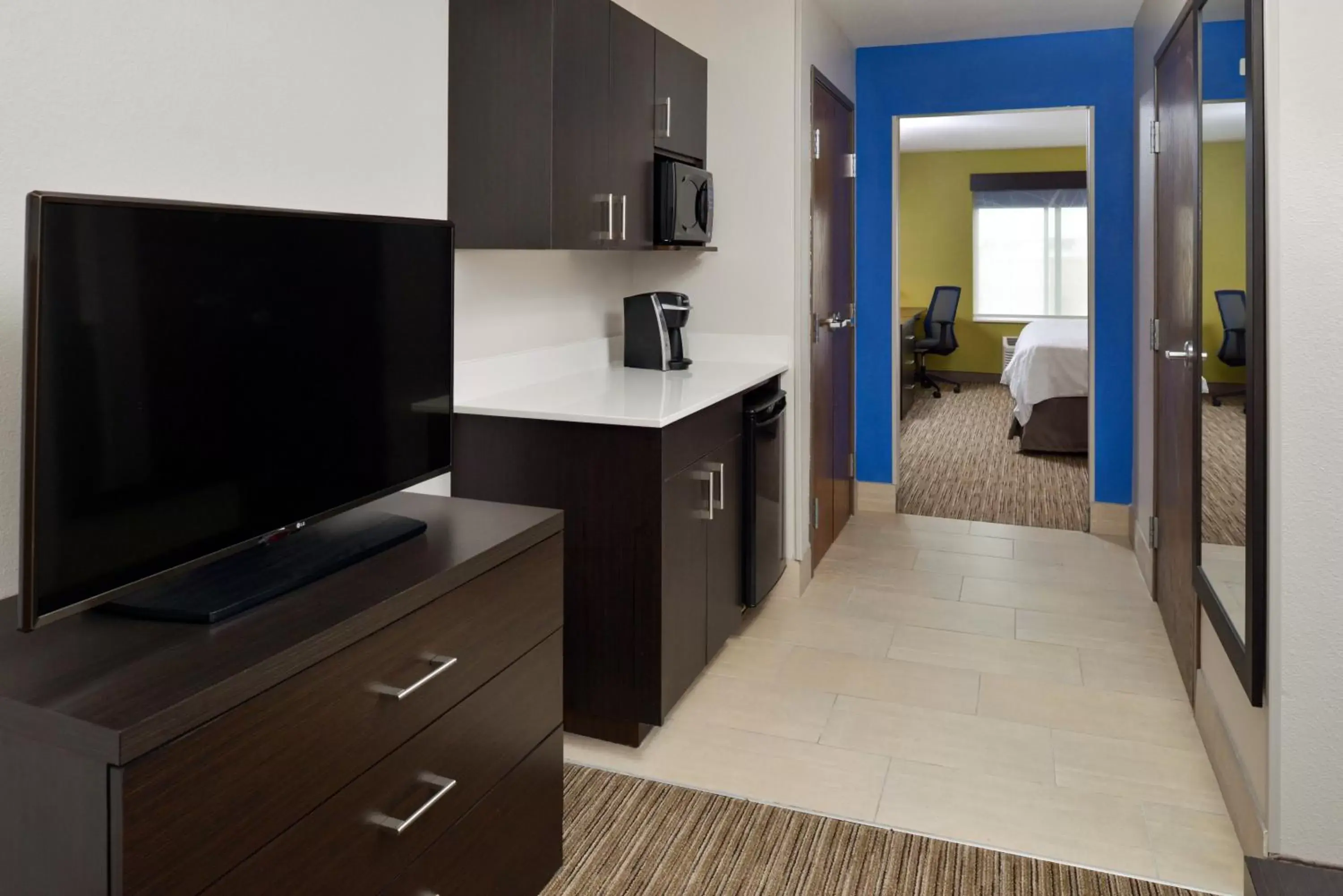 Suite with Two Queen Beds in Holiday Inn Express & Suites Pueblo by IHG Suite with Two Queen Beds in Holiday Inn Express & Suites Pueblo by IHG