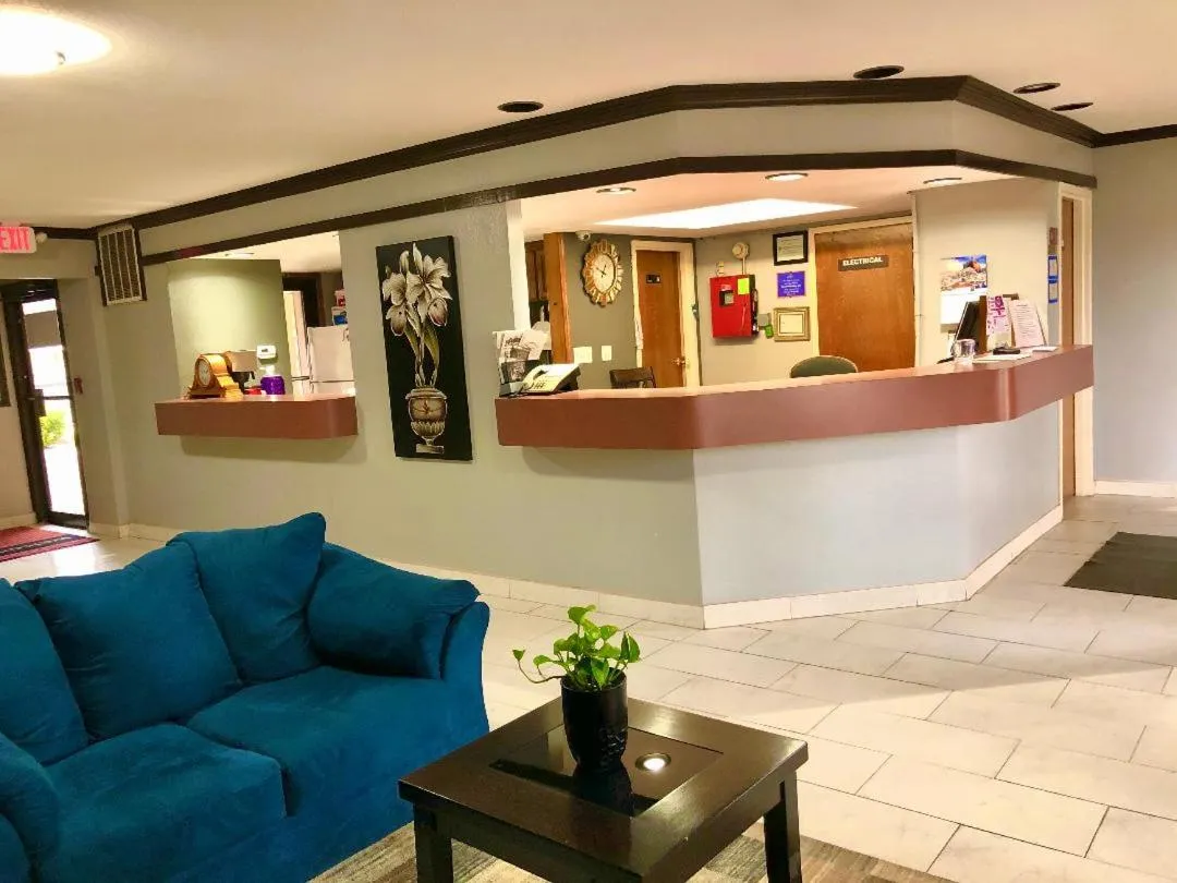 Lobby or reception in Americas Best Value Inn Yukon