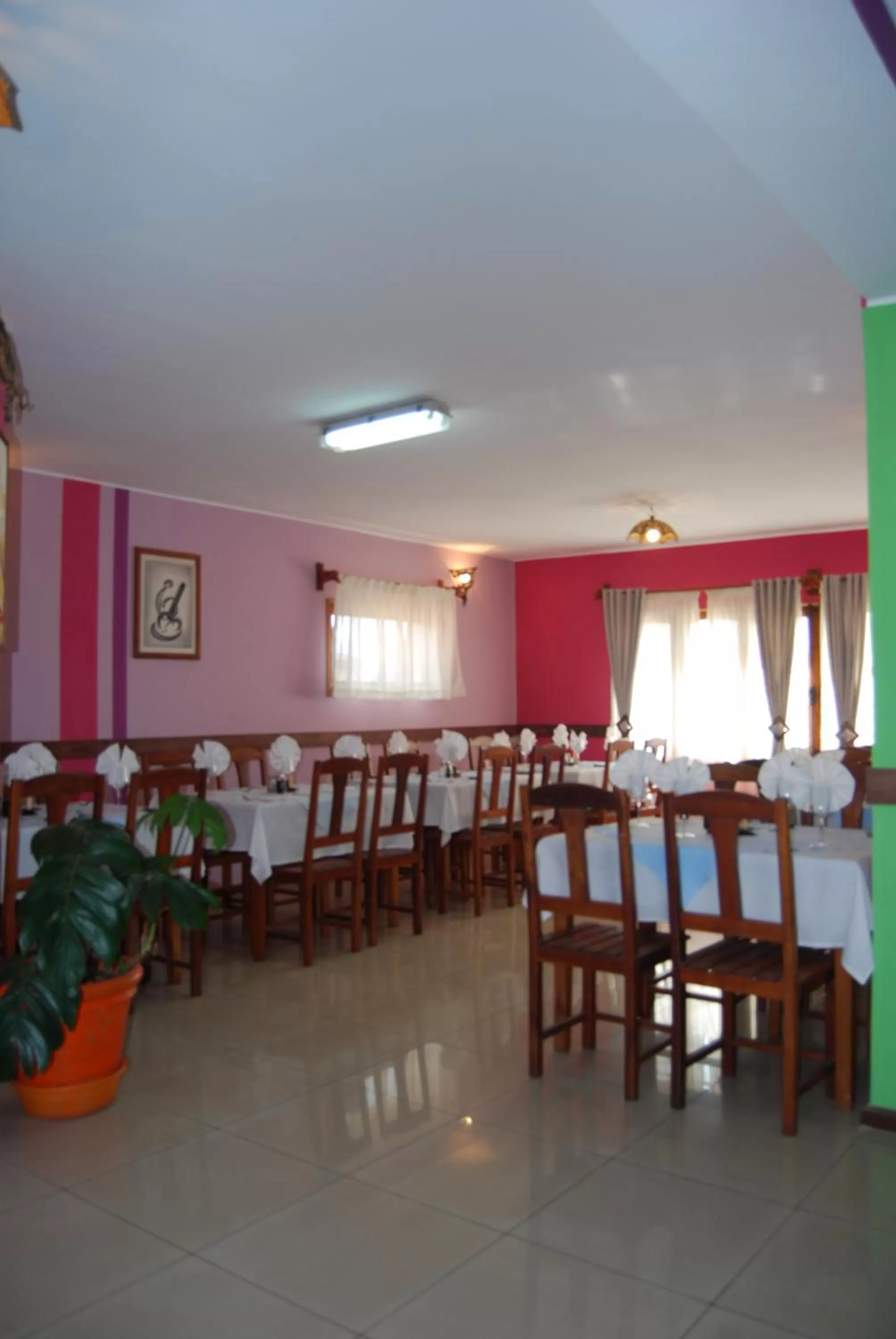 Restaurant/Places to Eat in Antsirabe Hotel