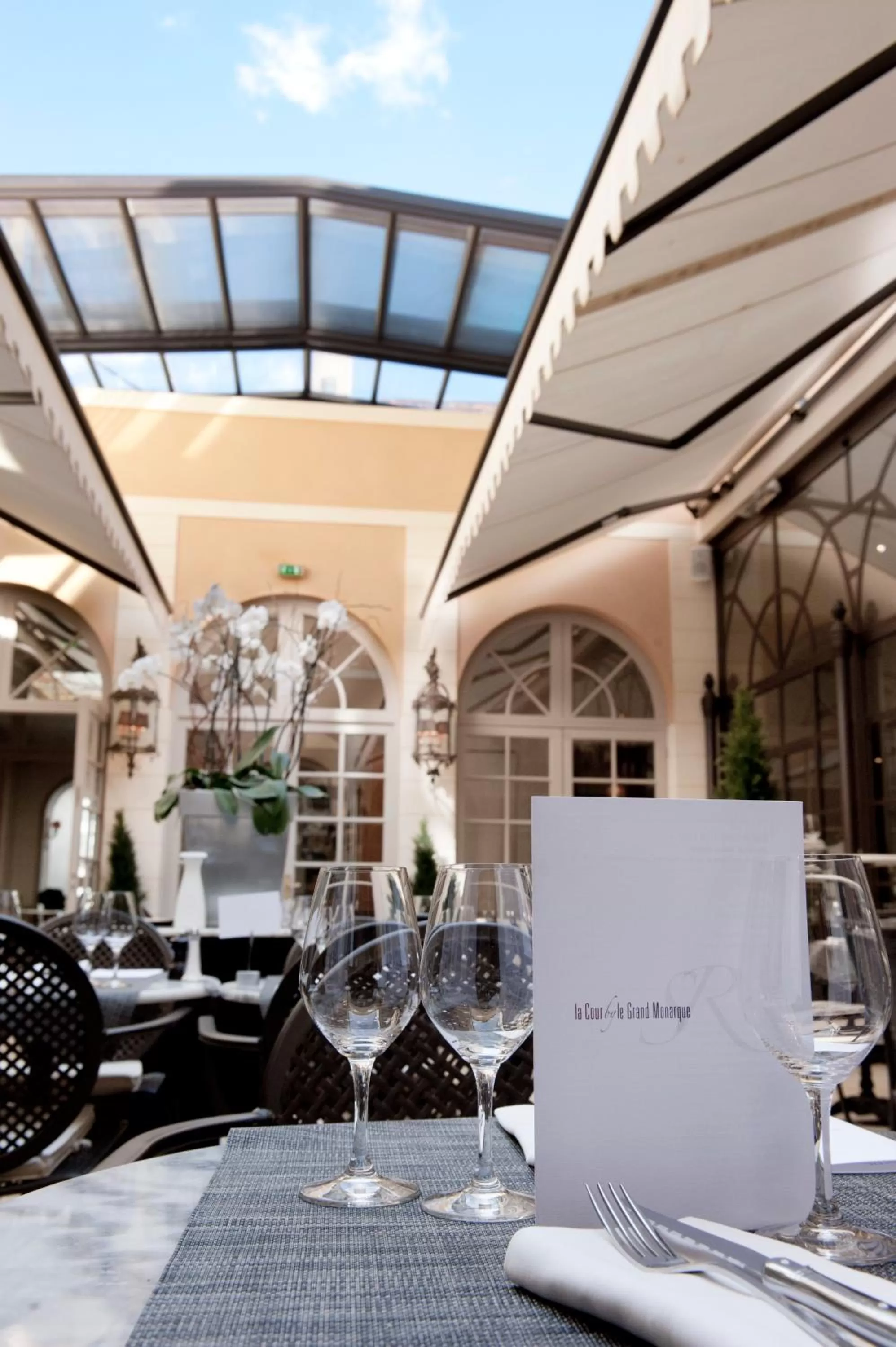 Restaurant/places to eat in Hotel & Spa Le Grand Monarque, BW Premier Collection