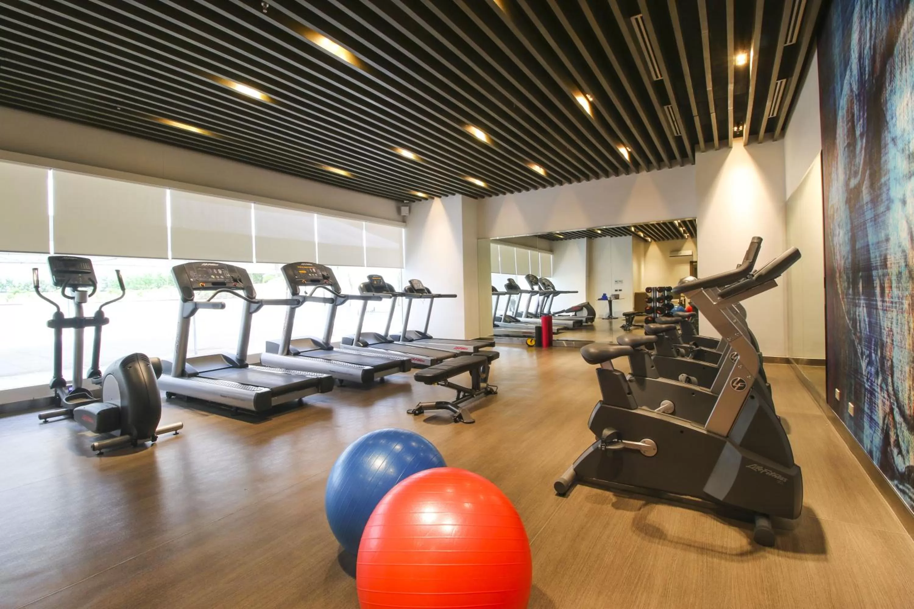 Fitness centre/facilities in The Mini Suites Eton Tower Makati