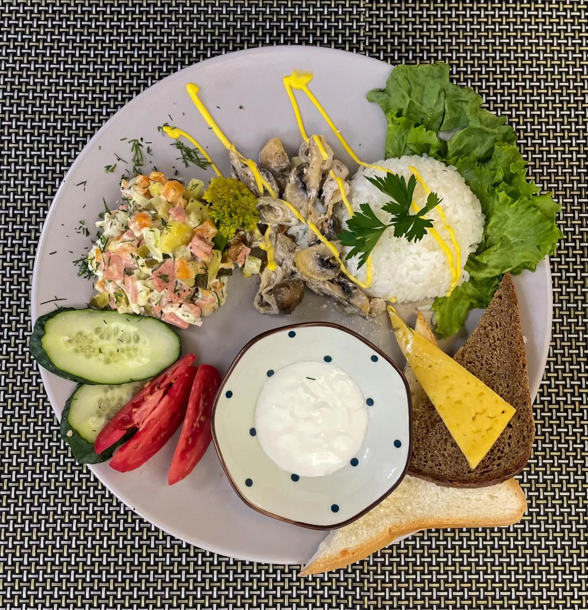 Breakfast in "Rush Hotel"