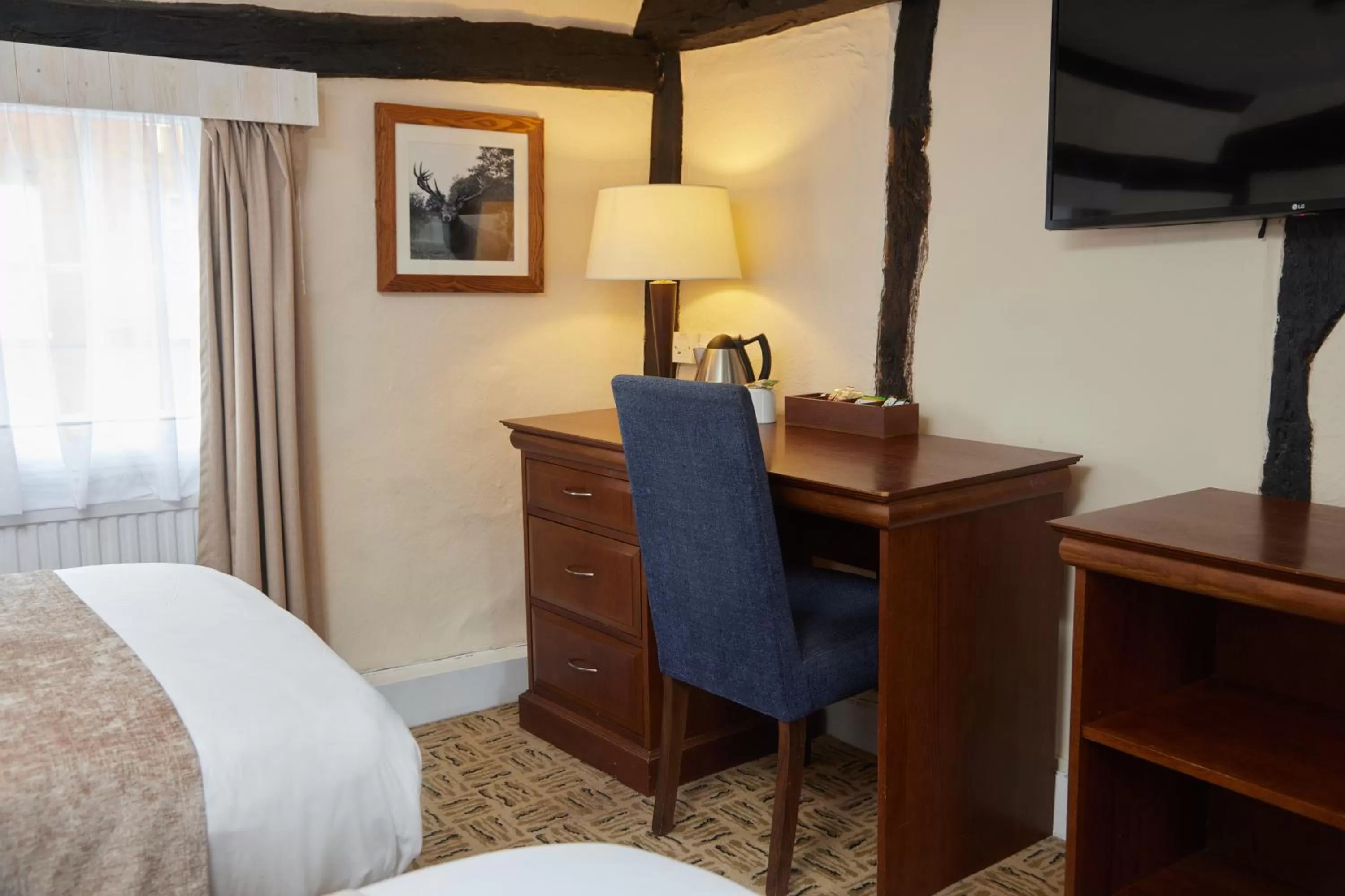 hair dresser, Bed in The Bell Hotel Woburn By Greene King Inns