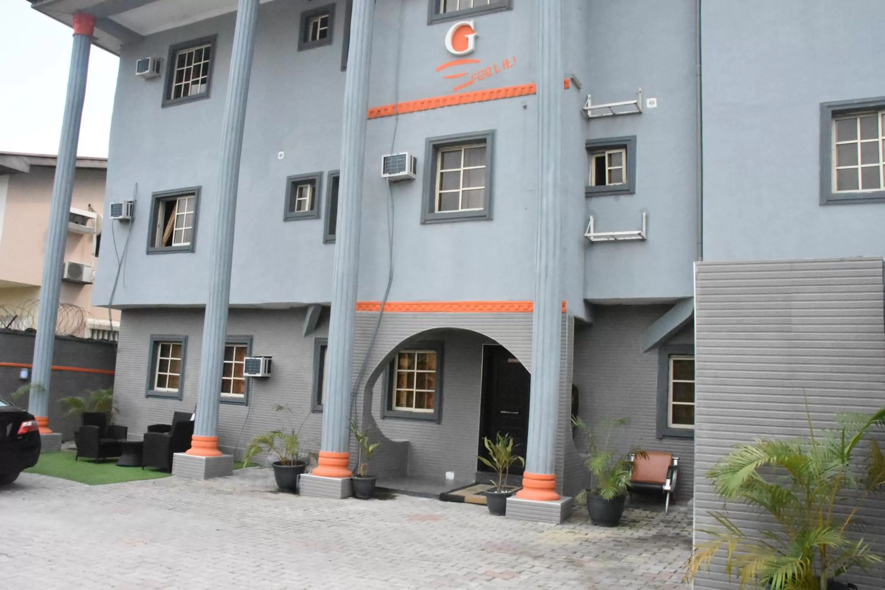 Property Building in Galpin Suites