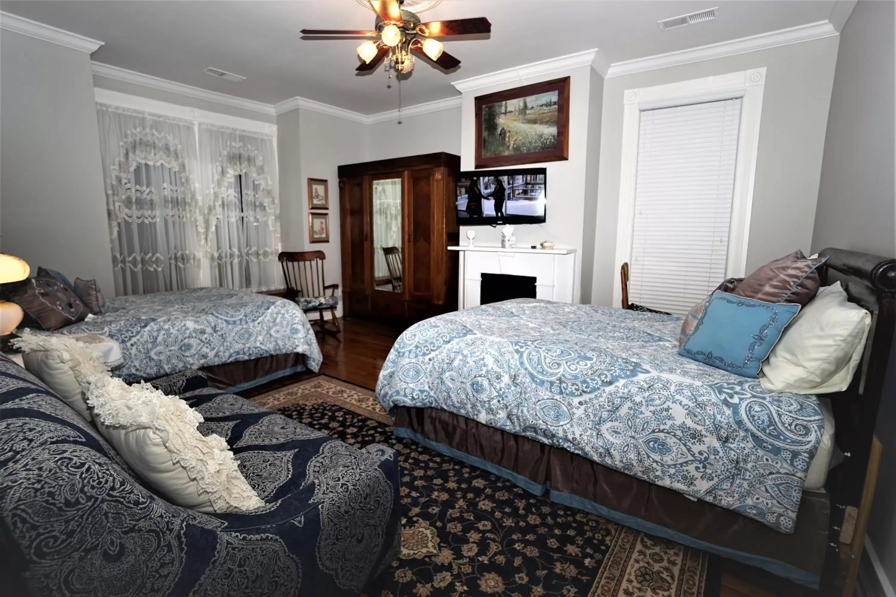 Family Suite in Paducah 1895 Washington Hotel Family Suite in Paducah 1895 Washington Hotel