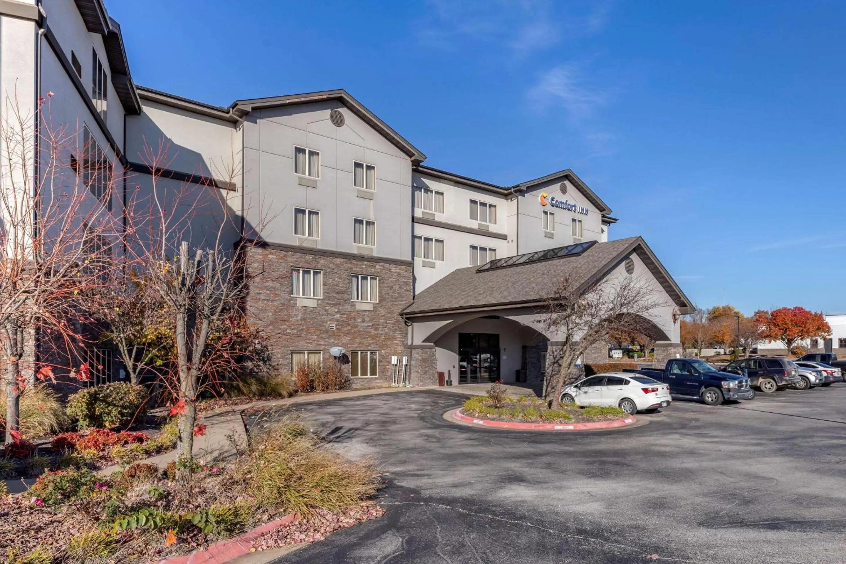 Property building in Comfort Inn Bentonville - Crystal Bridges