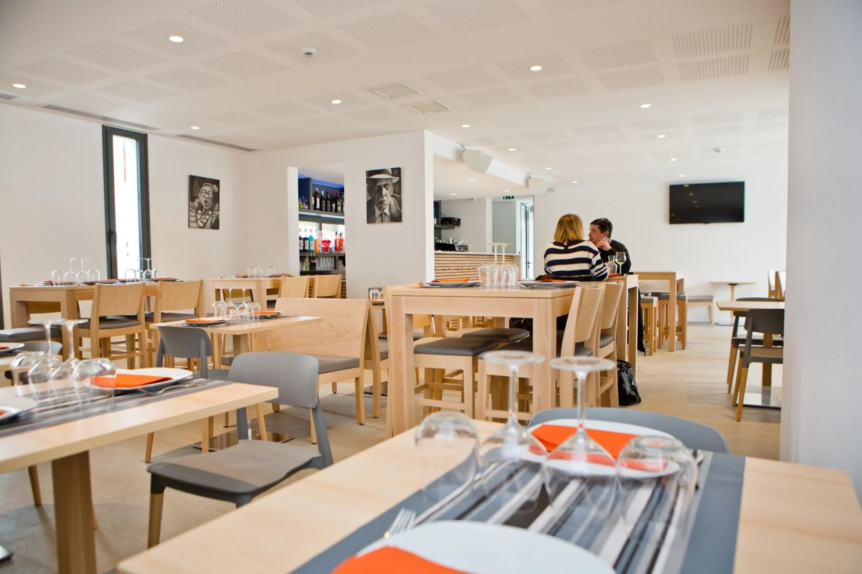 Restaurant/places to eat in Hotel Restaurant Santiago