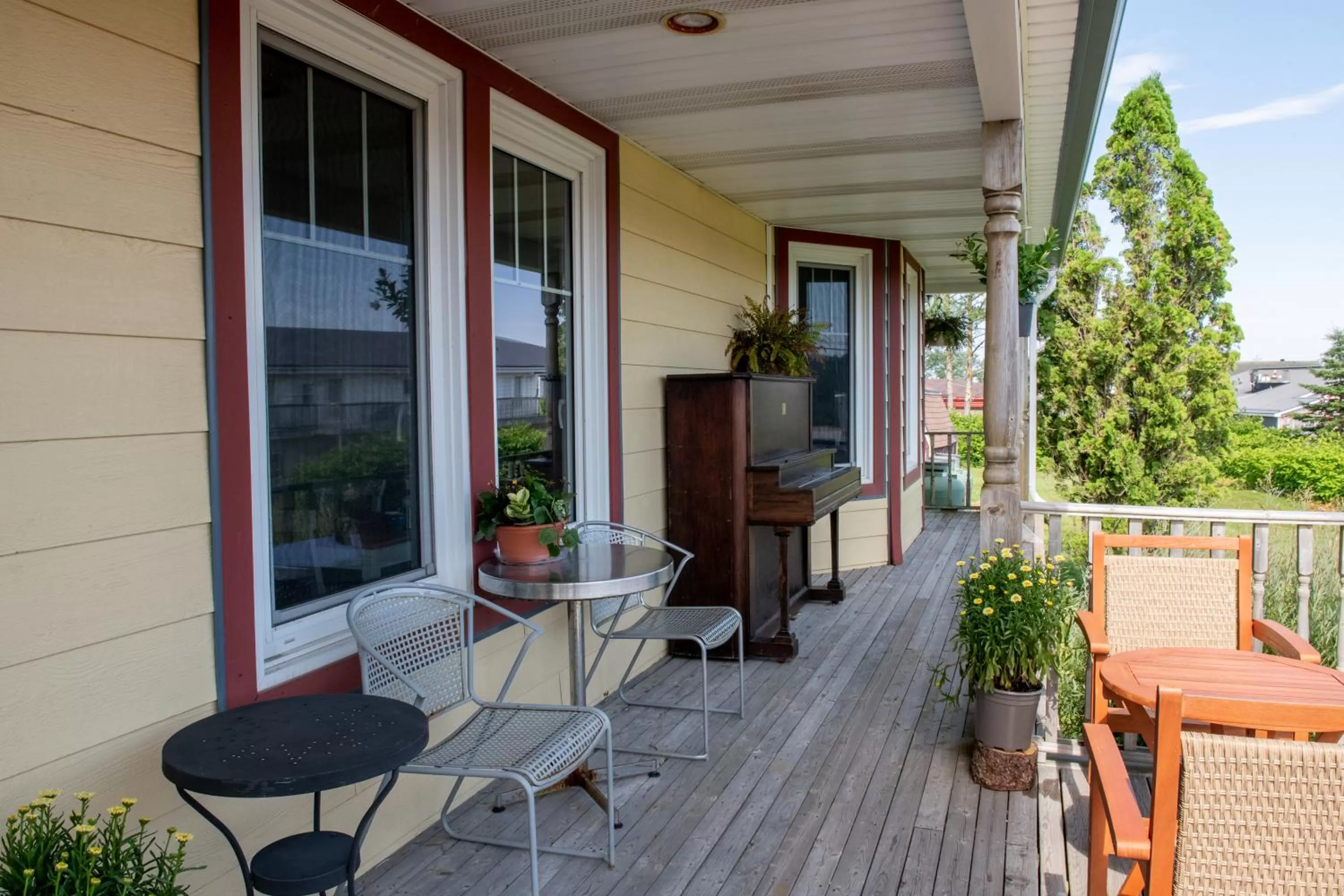 Patio in Pepperell Place Inn Inc.