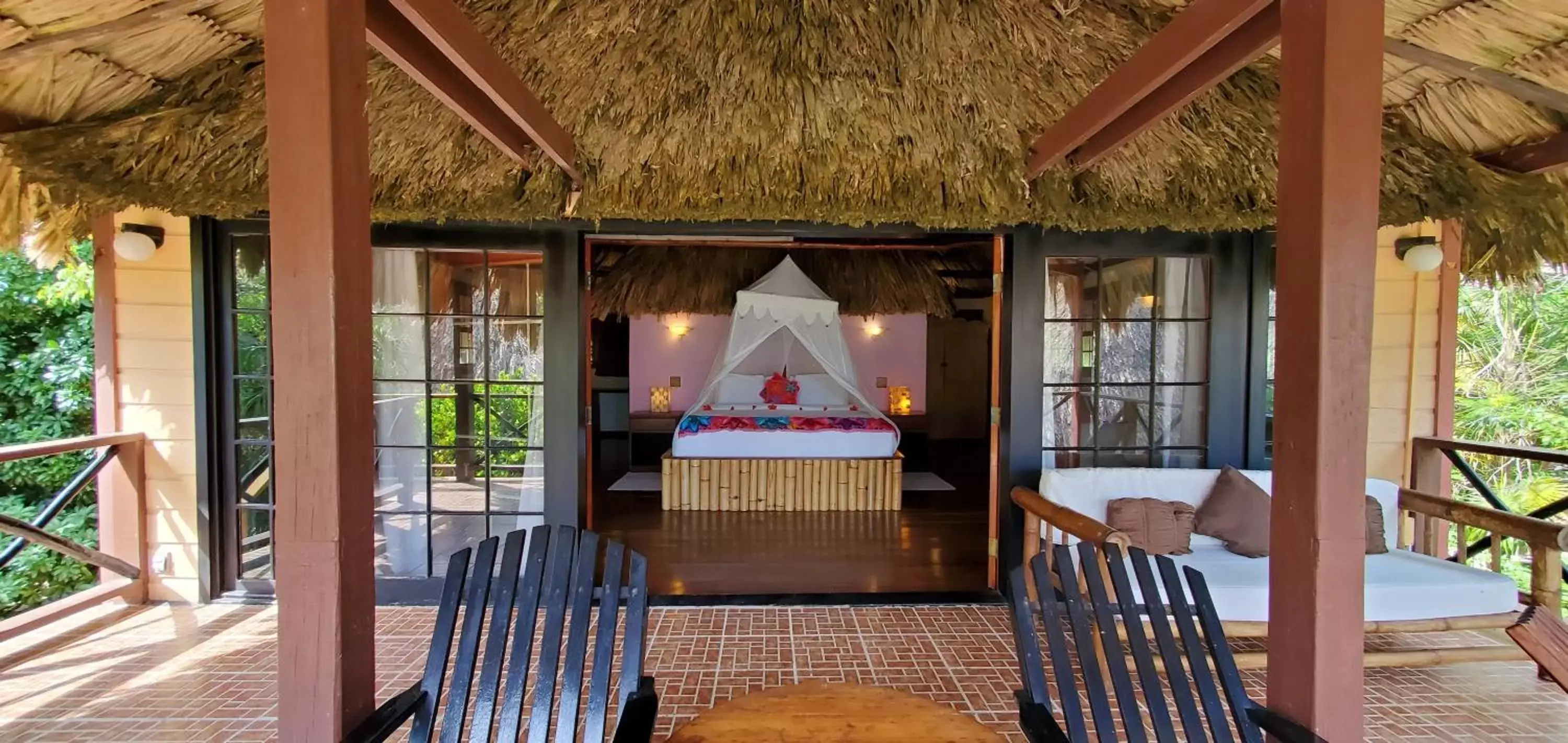 King Suite - Tree Top in Portofino Beach Resort-An Authentic Island Escape! King Suite - Tree Top in Portofino Beach Resort-An Authentic Island Escape!