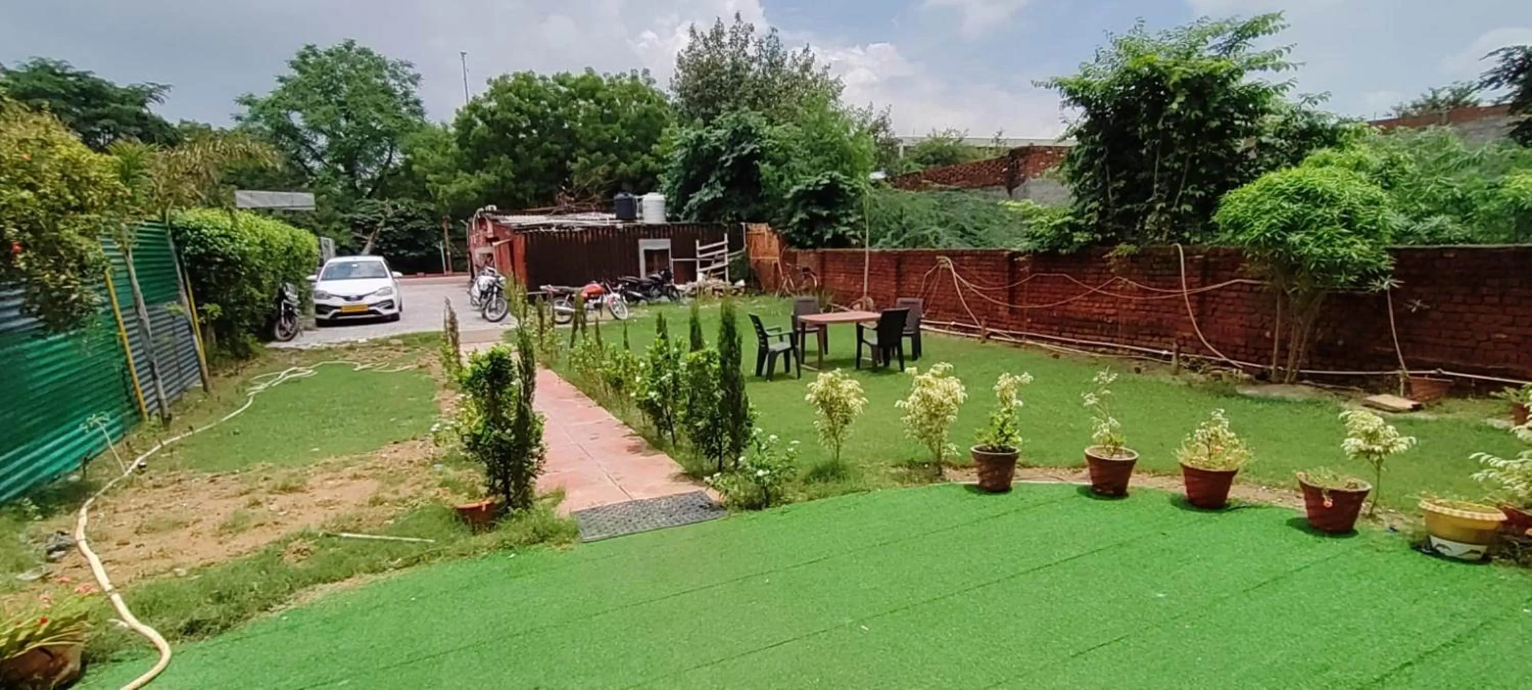 Garden in Hotel Taj Stay Agra