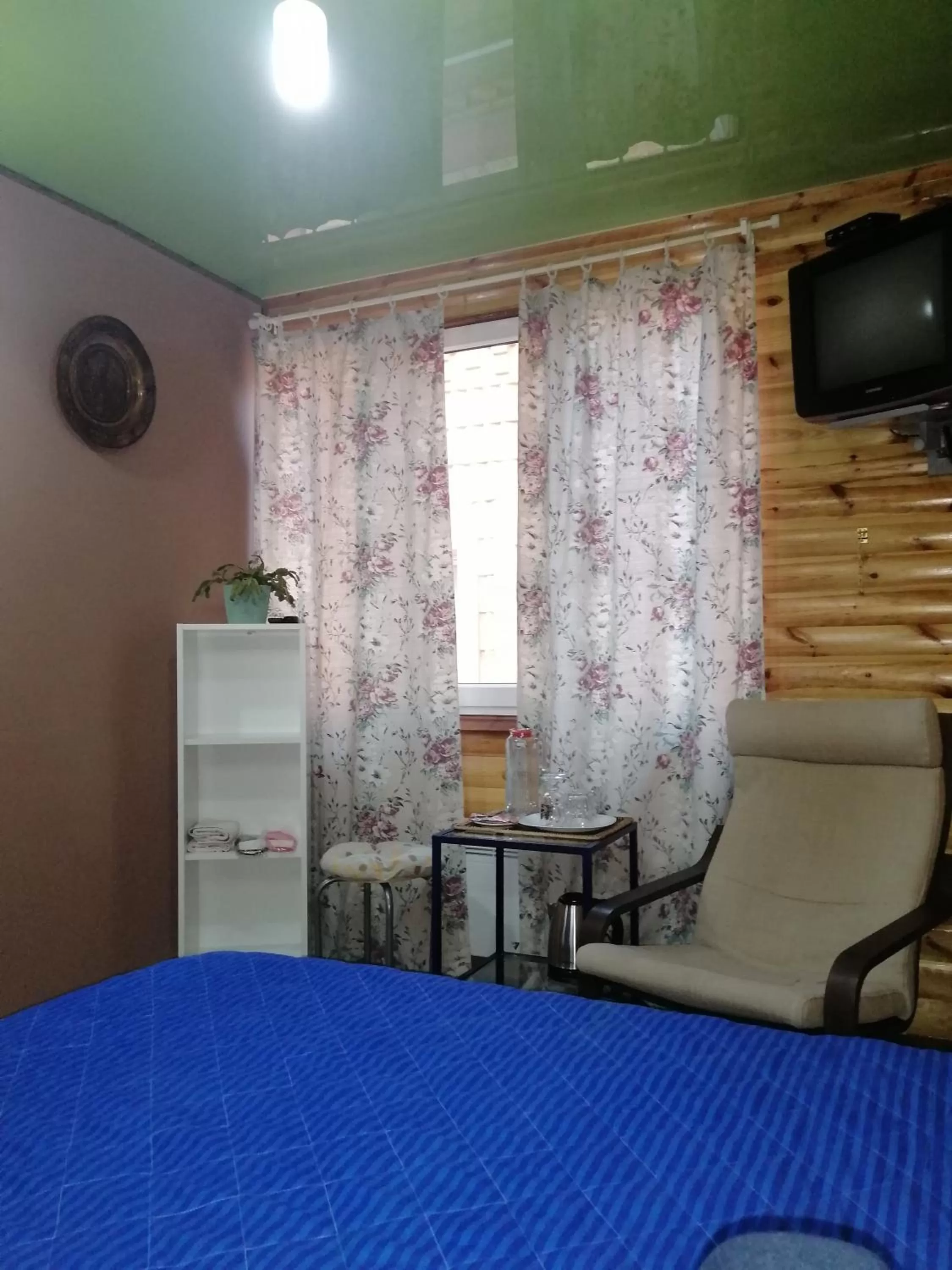 Photo of the whole room, Bed in Yellowunlimited Hotel