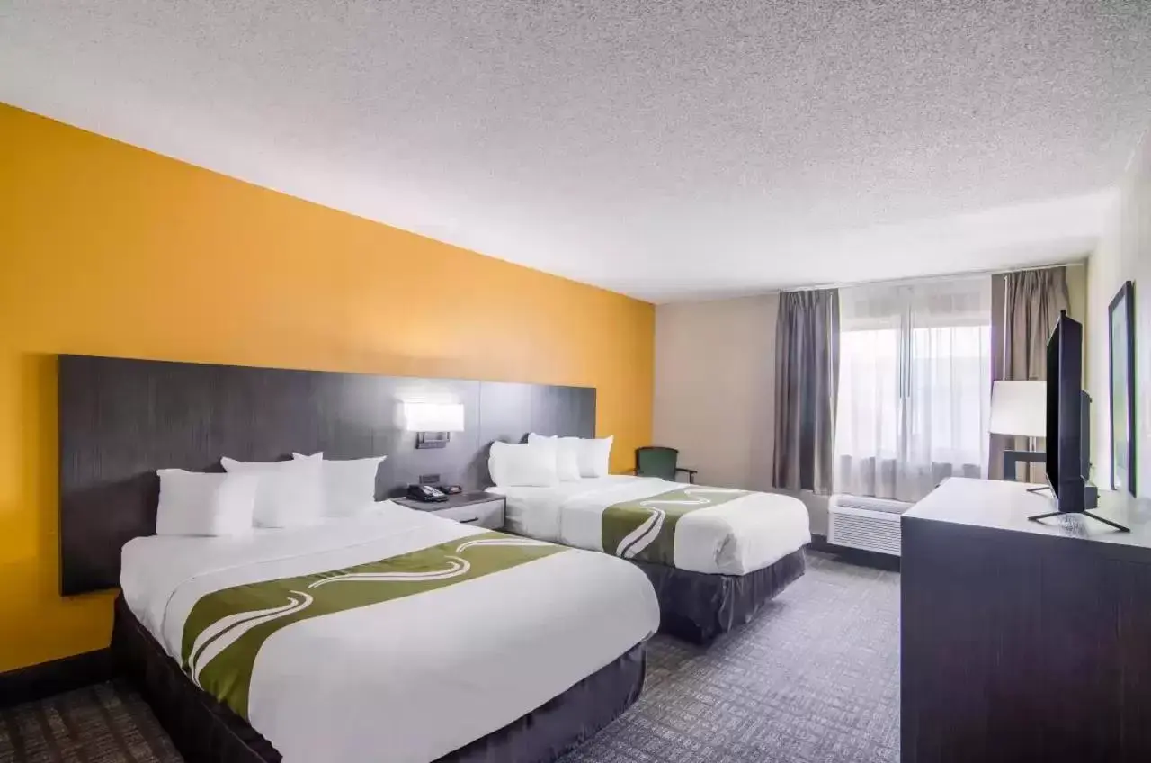 Double Room with Two Double Beds - Non-Smoking in Quality Inn Saraland Double Room with Two Double Beds - Non-Smoking in Quality Inn Saraland