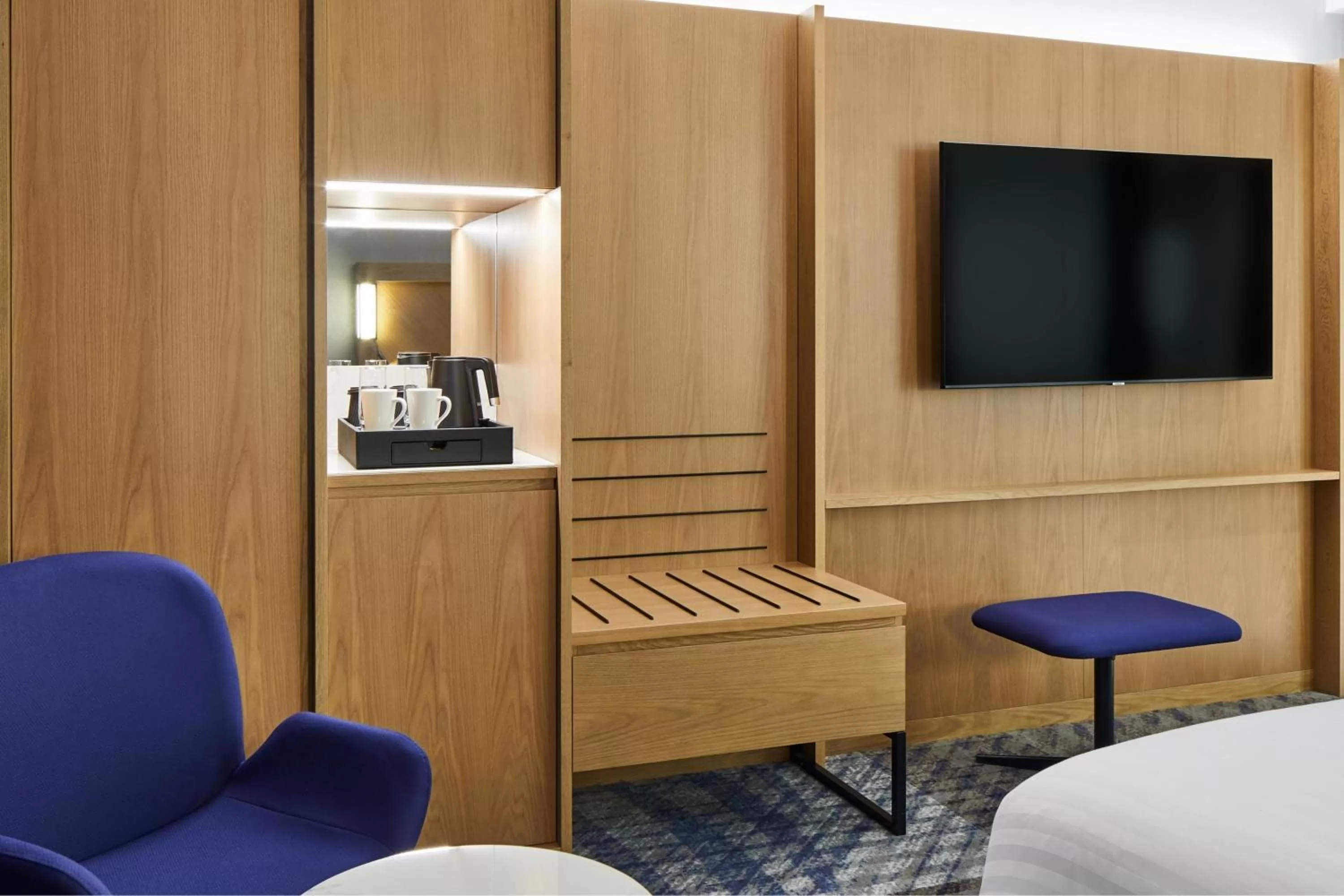 Photo of the whole room, Bed in Courtyard by Marriott Exeter Sandy Park