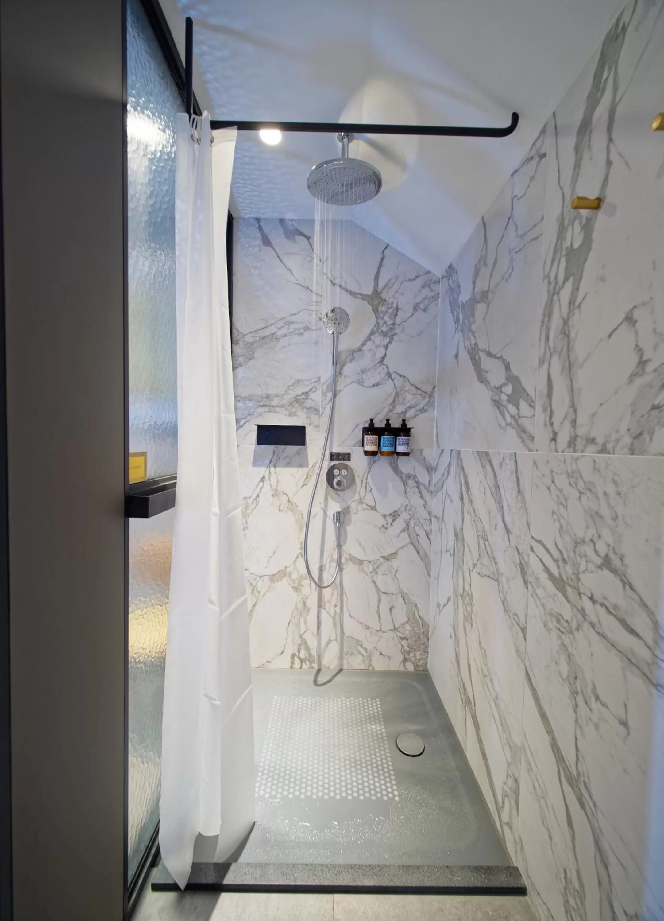 Bathroom in Hotel Soloha at Chinatown