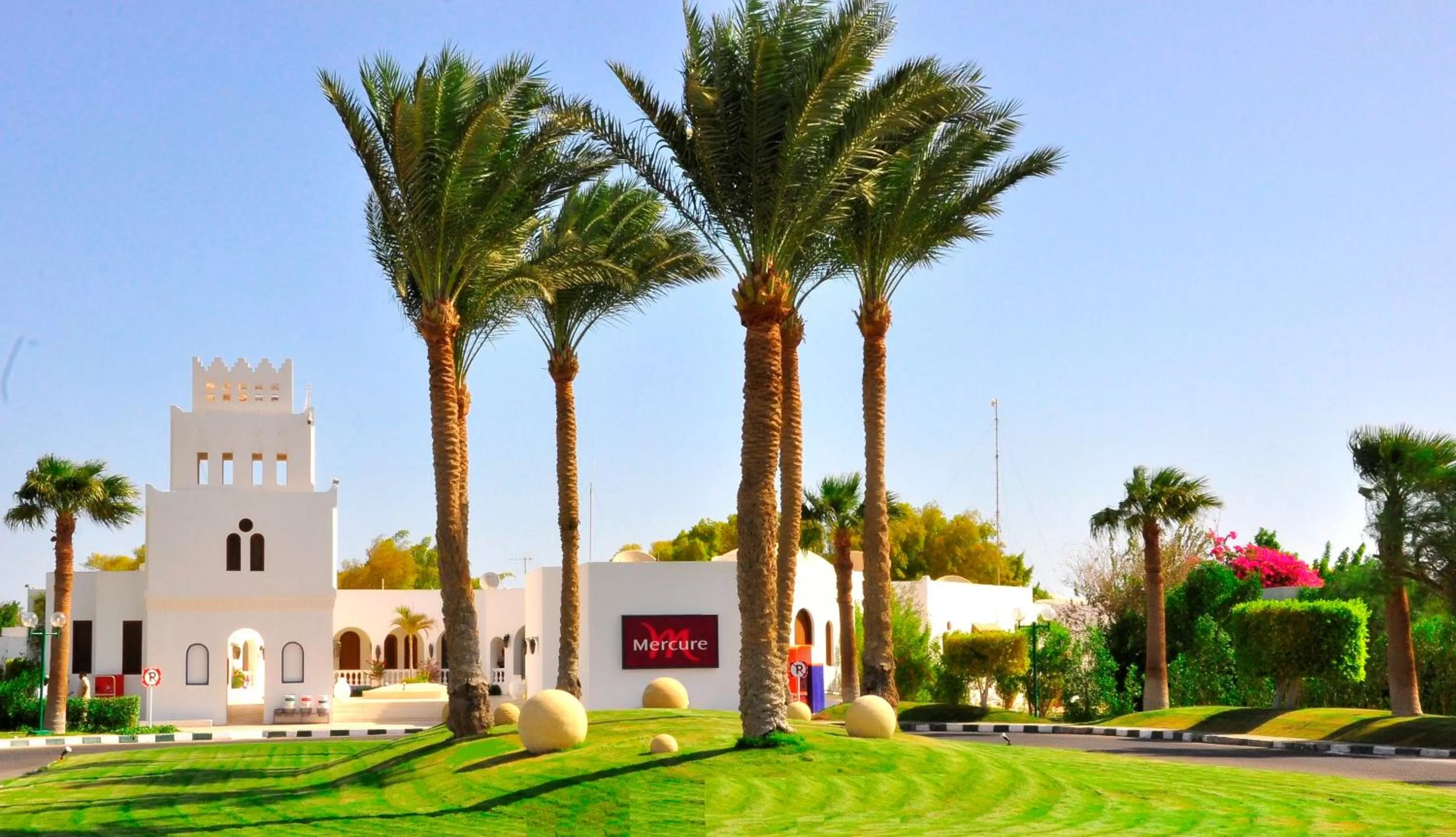 Facade/entrance in Mercure Hurghada Hotel
